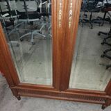 Armoire avec miroirs en bois ancien