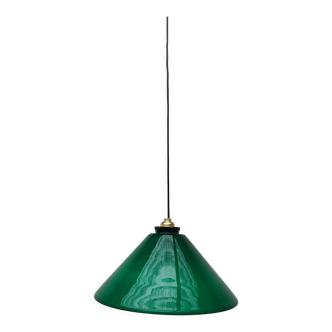 Green opaline cone suspension