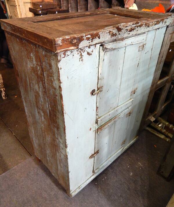 Antique sideboard teak furniture patina origin craftsmanship india tha-in-daga