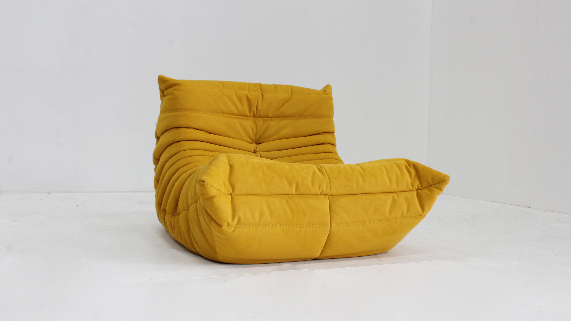 Togo 1-seater armchair Michel Ducaroy Alcantara Ligne Roset