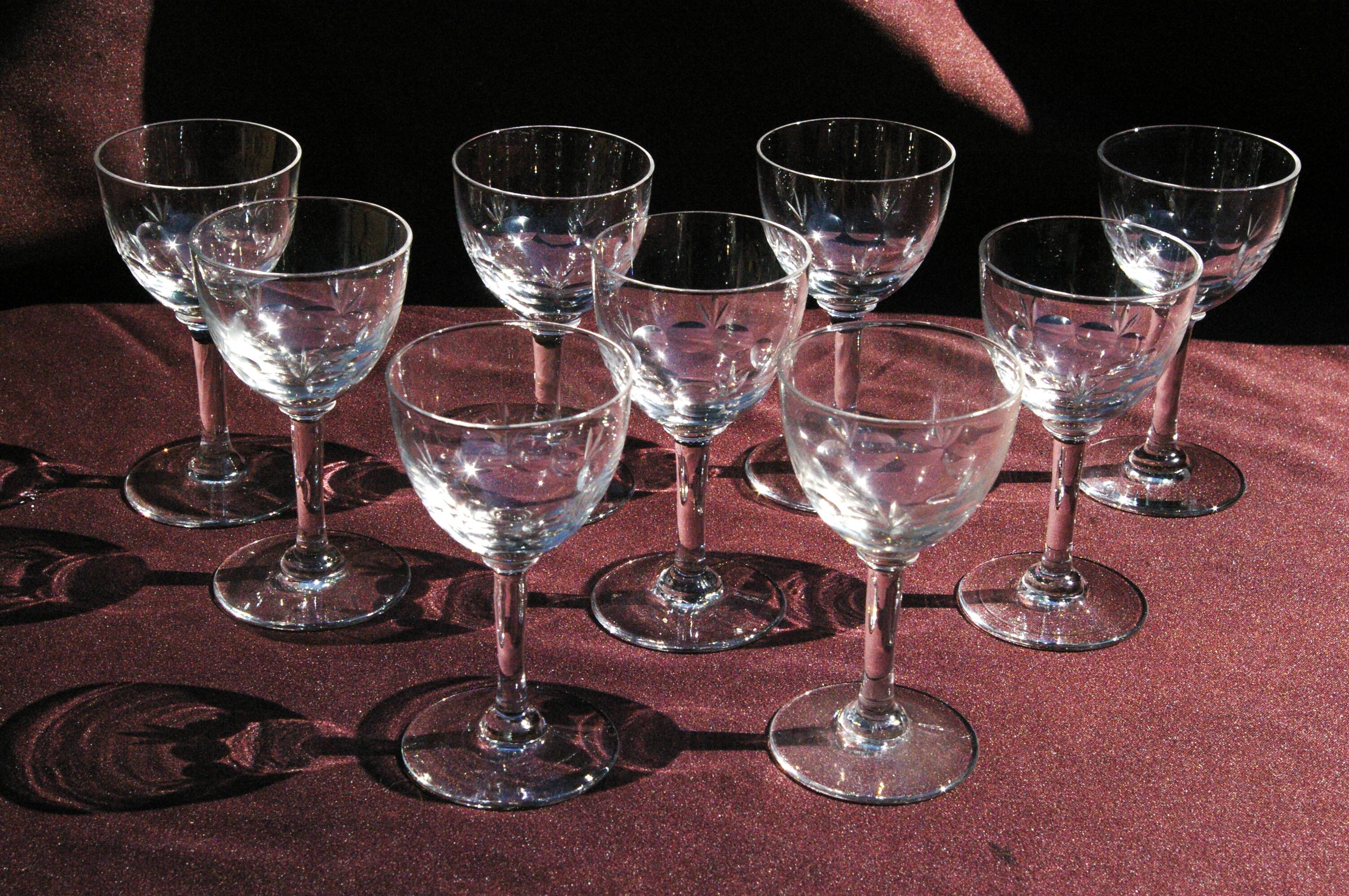 8 old glasses in porto aperitif in cut glass