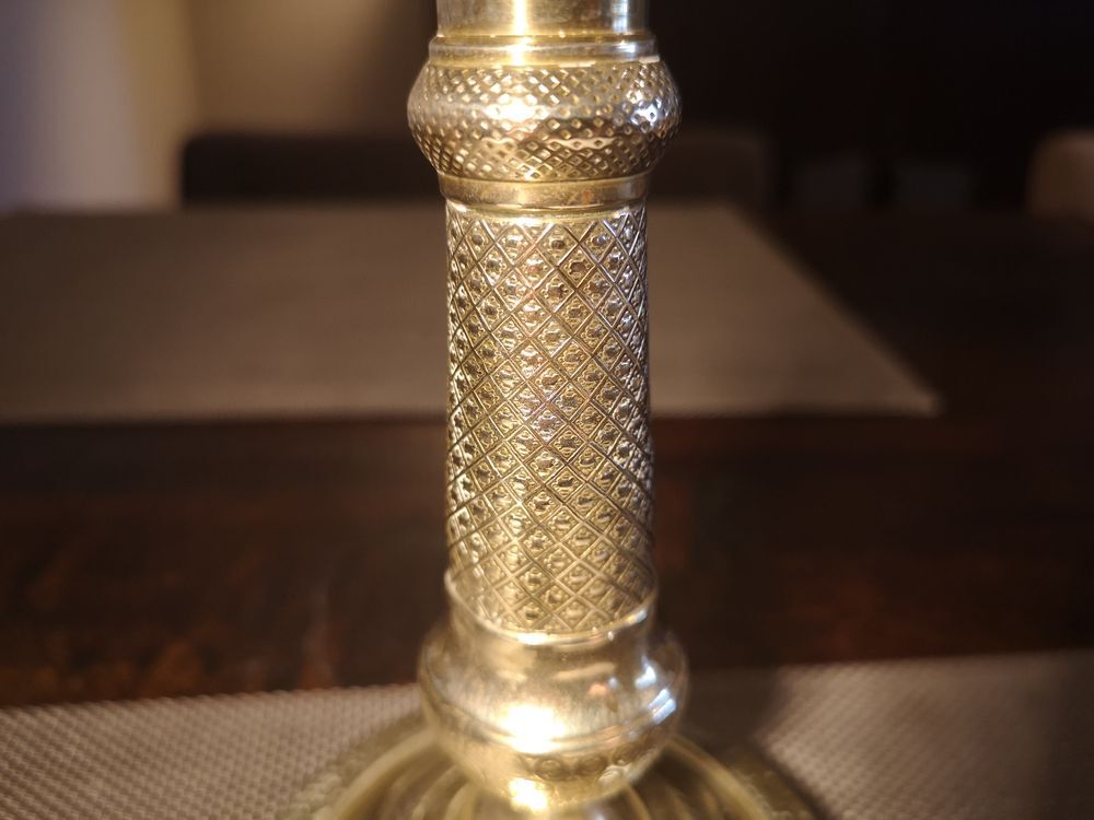 Finely chiseled bronze candle holder - End of 19th century