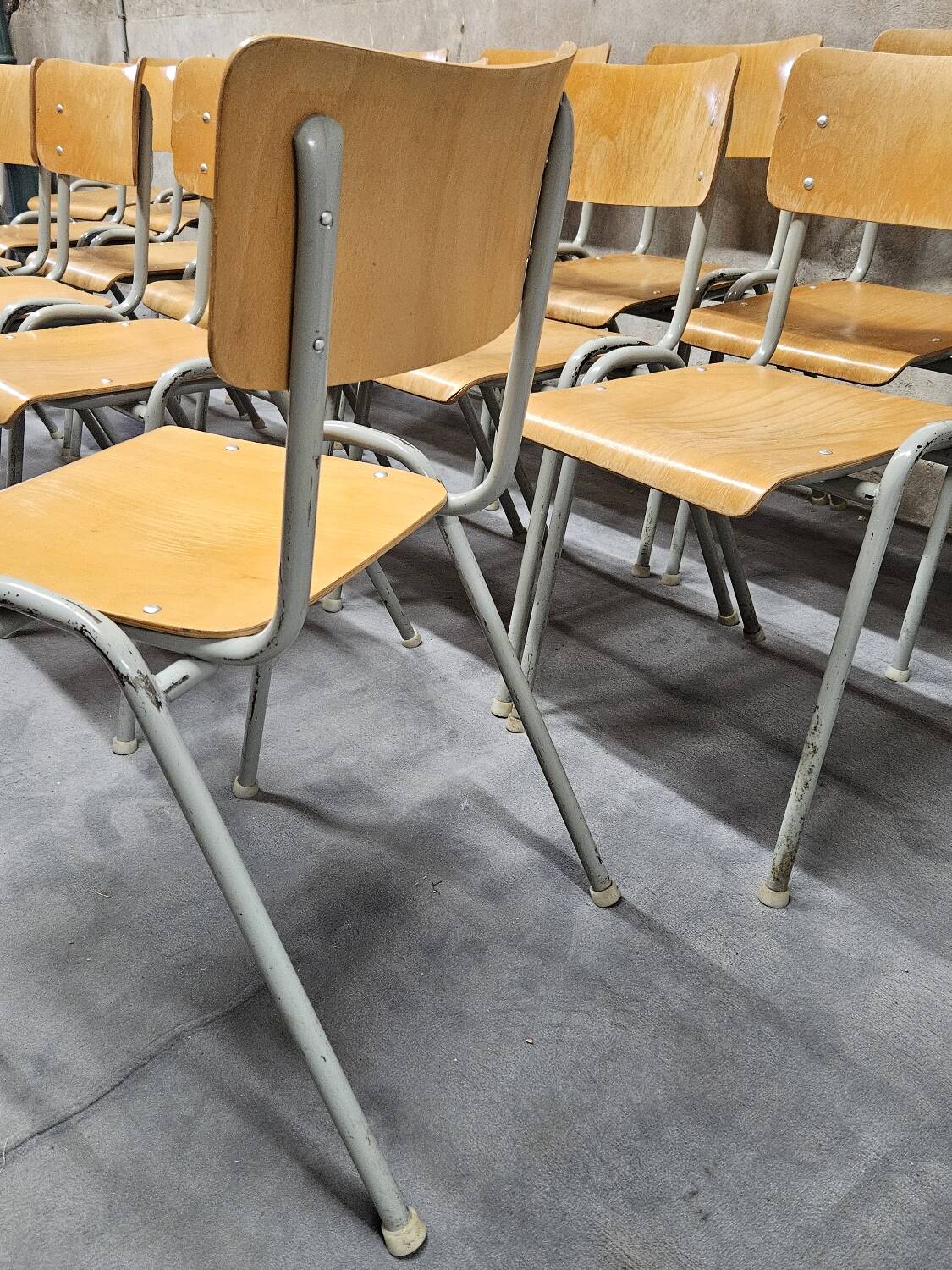 Lot of 18 vintage stackable bistro chairs 1970