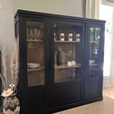 Black showcase