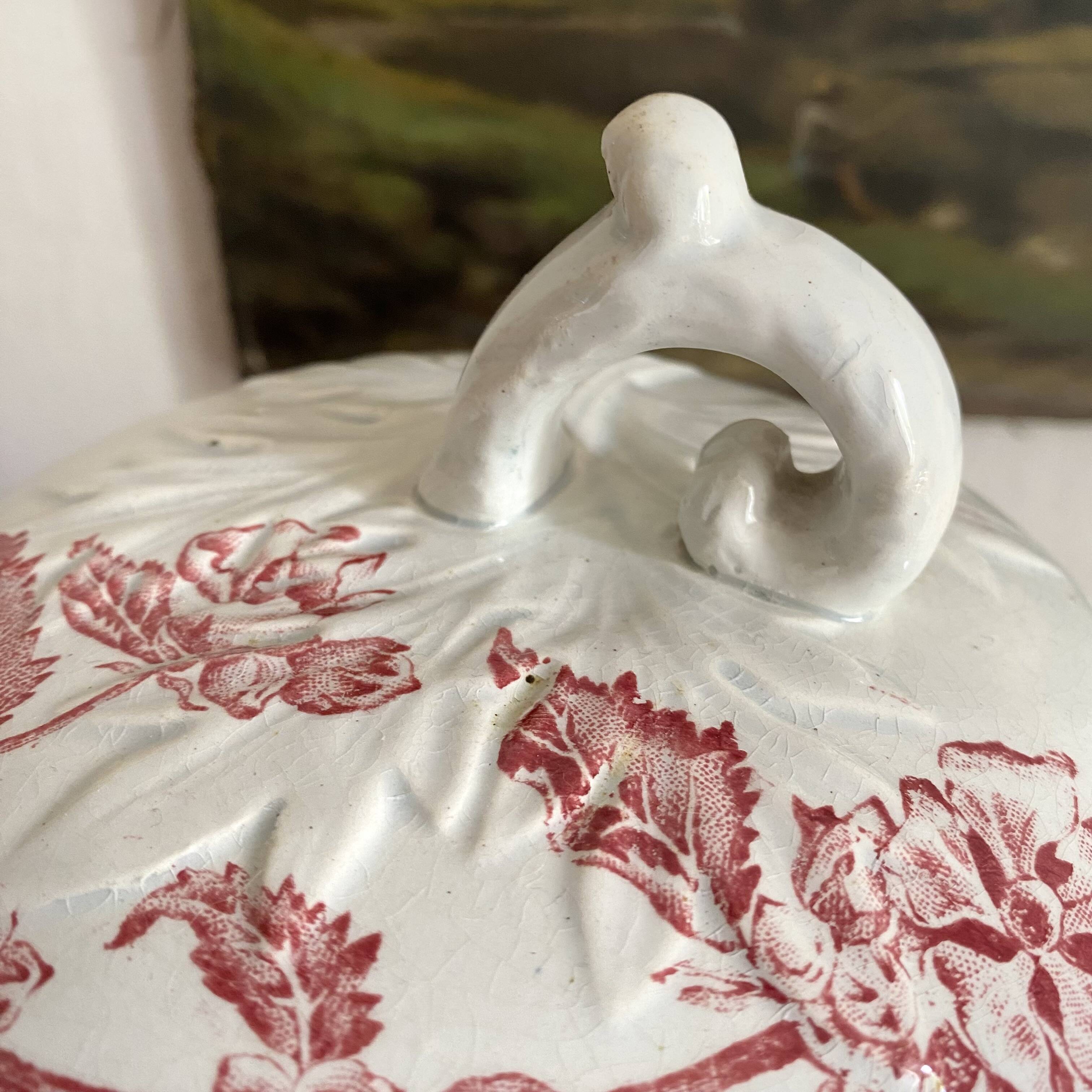 Antique ironstone tureen St Amand, Richelieu, 1920