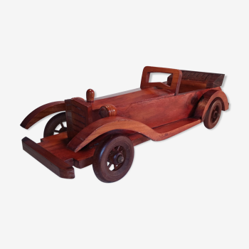 Voiture miniature en bois