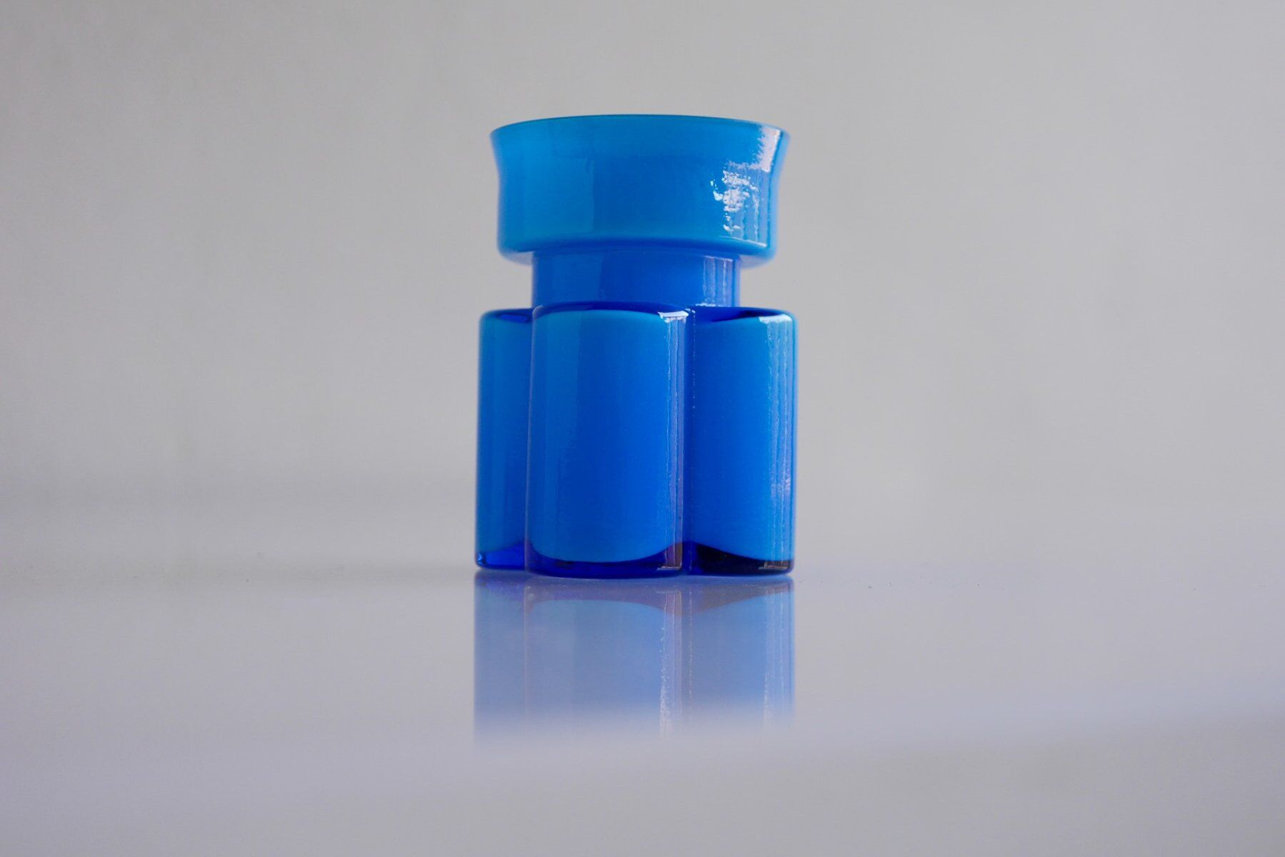 Mid-century modern Scandinavian art glass small vase by Po Ström for Alsterfors, Sweden