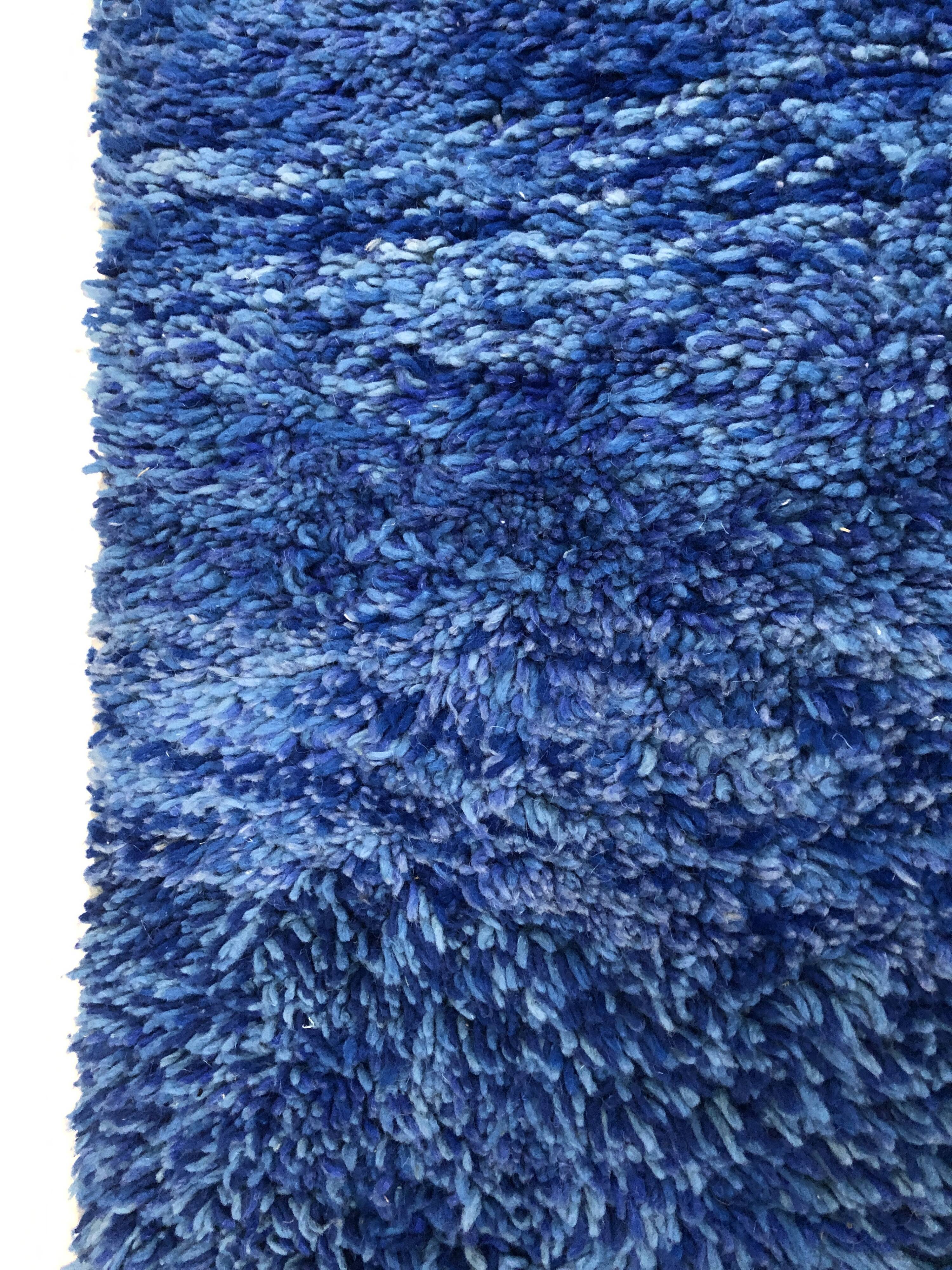 Moroccan Berber carpet Beni Ouarain plain blue mottled 3,19x2.24m