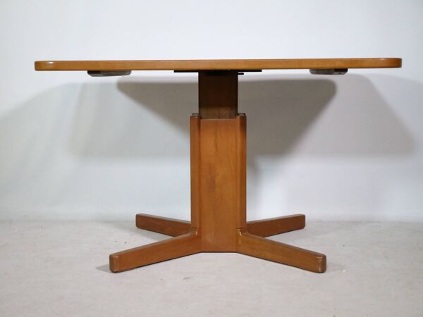 Table en teck du milieu du siècle par KP Møbler (Danemark), hauteur réglable, années 1960