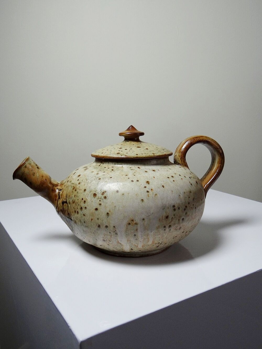 Glazed stoneware teapot by Jean-Pierre Prud’homme, La Borne, 1960s.