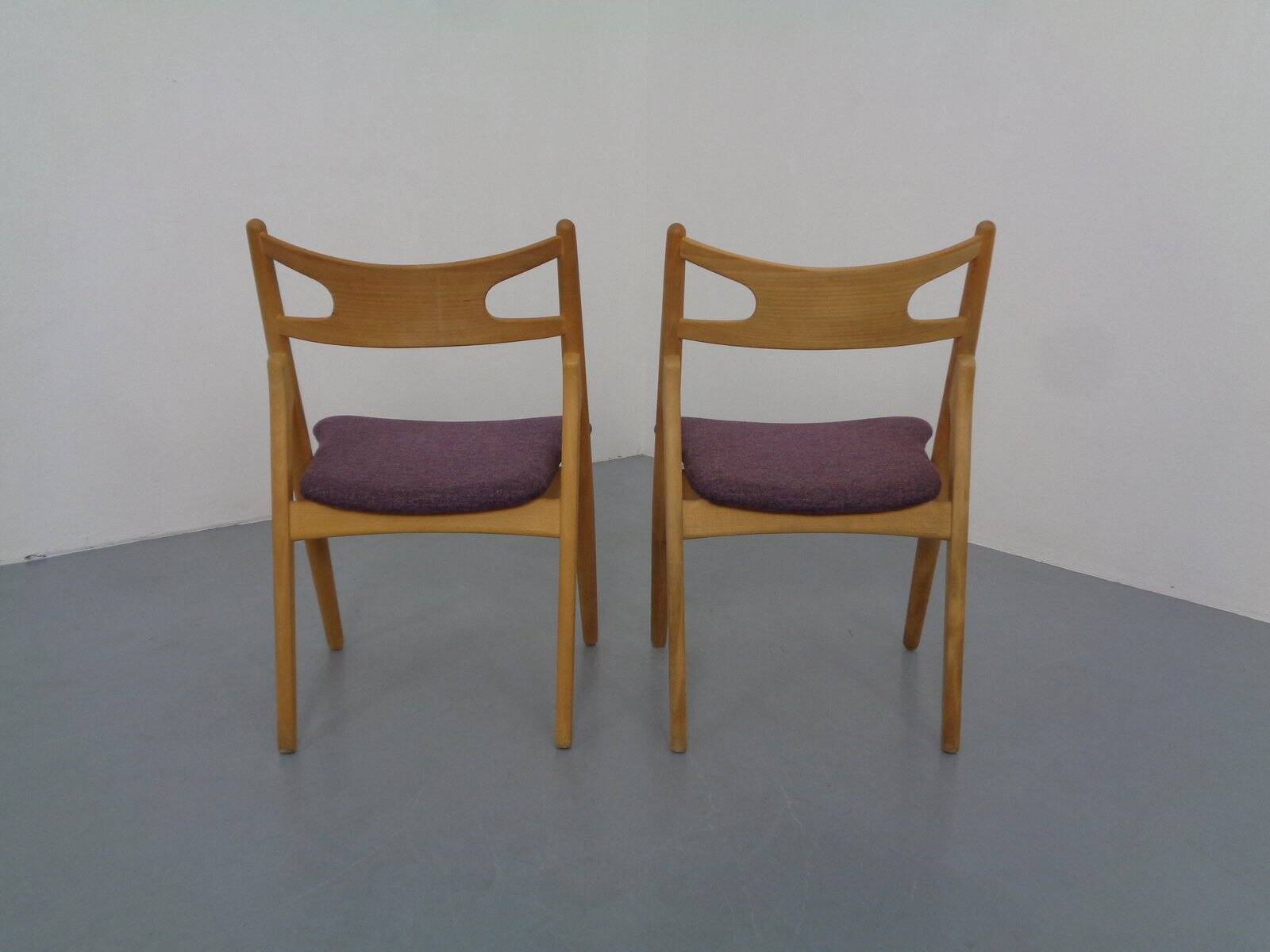 CH 29 Sawbuck Chairs in Oak and Wool by Hans J. Wegner for Carl Hansen & Son, 1950s, Set of 2