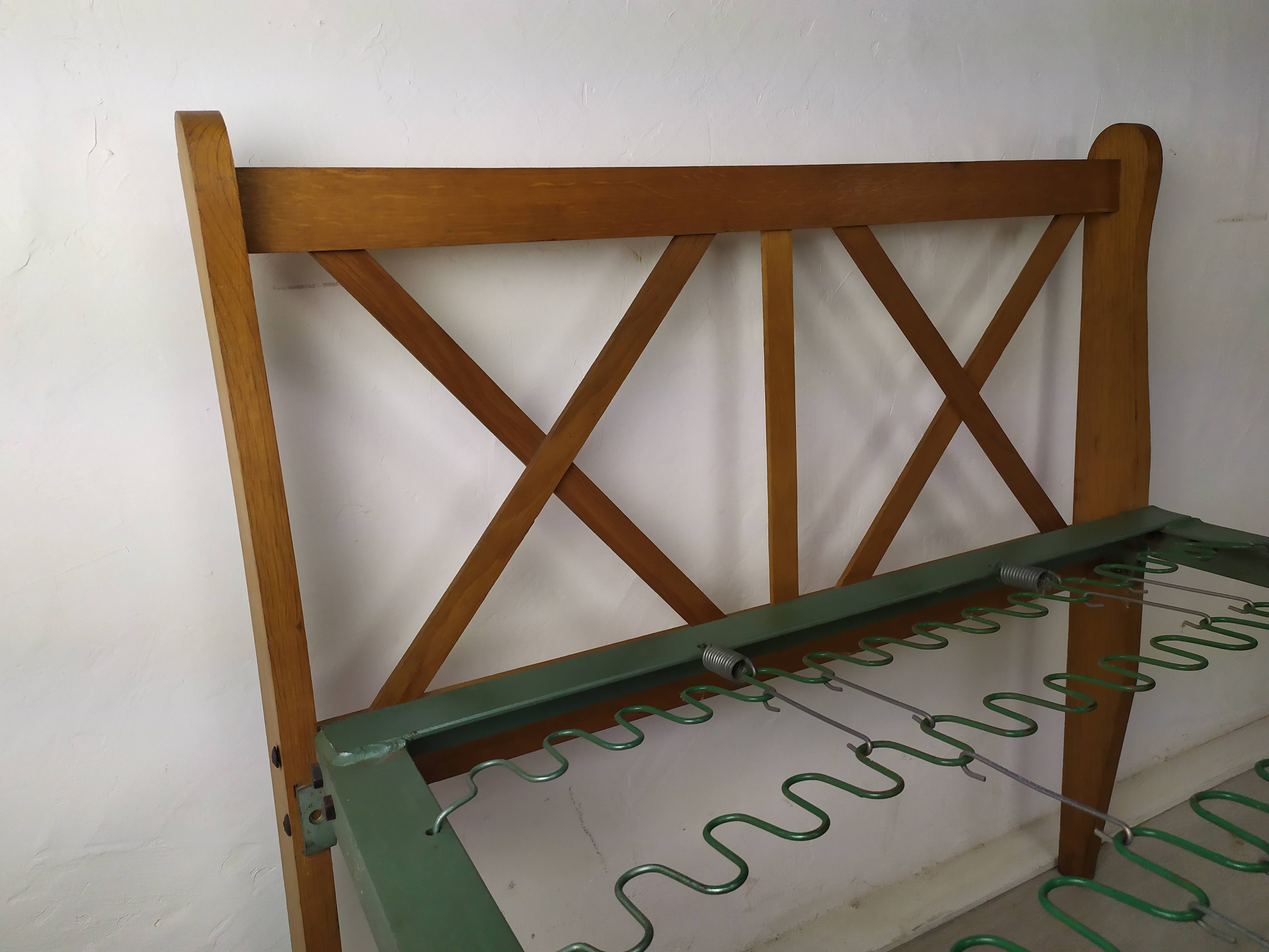 Vintage bed 80 by 190