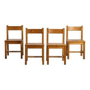 Suite de quatre chaises Maison