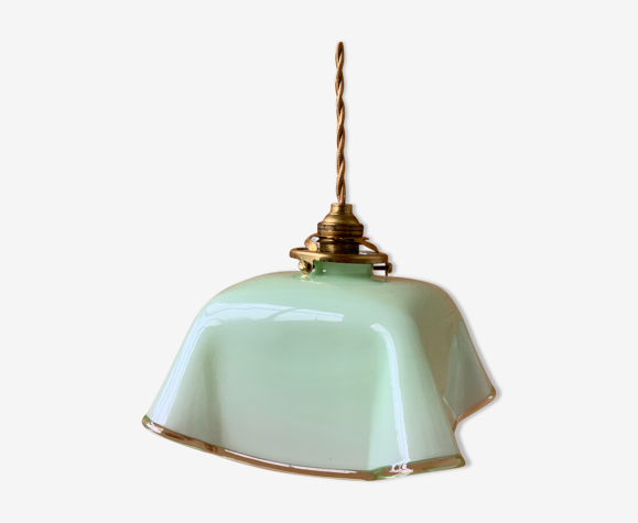 Suspension en opaline