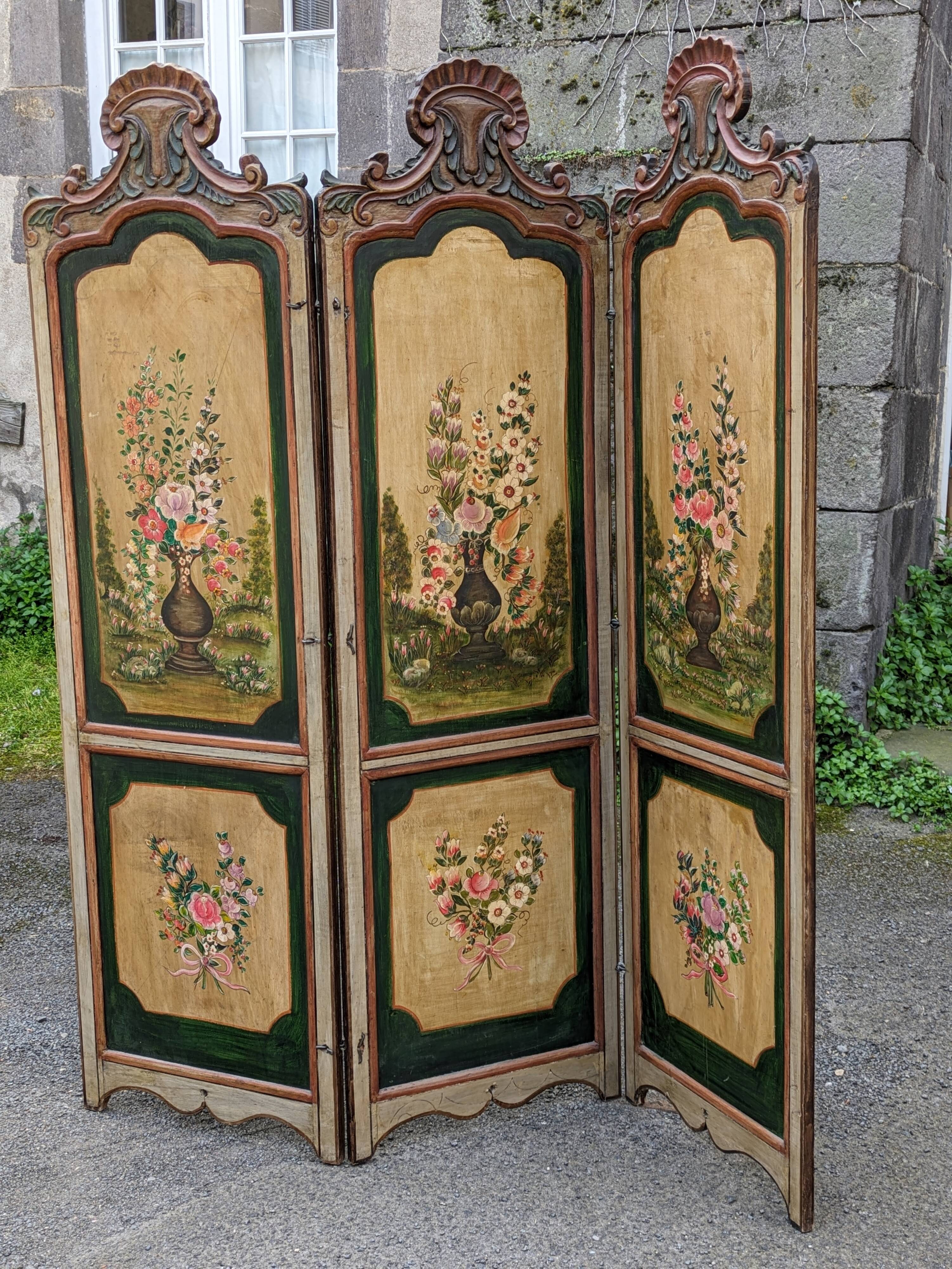 3-panel screen in painted wood