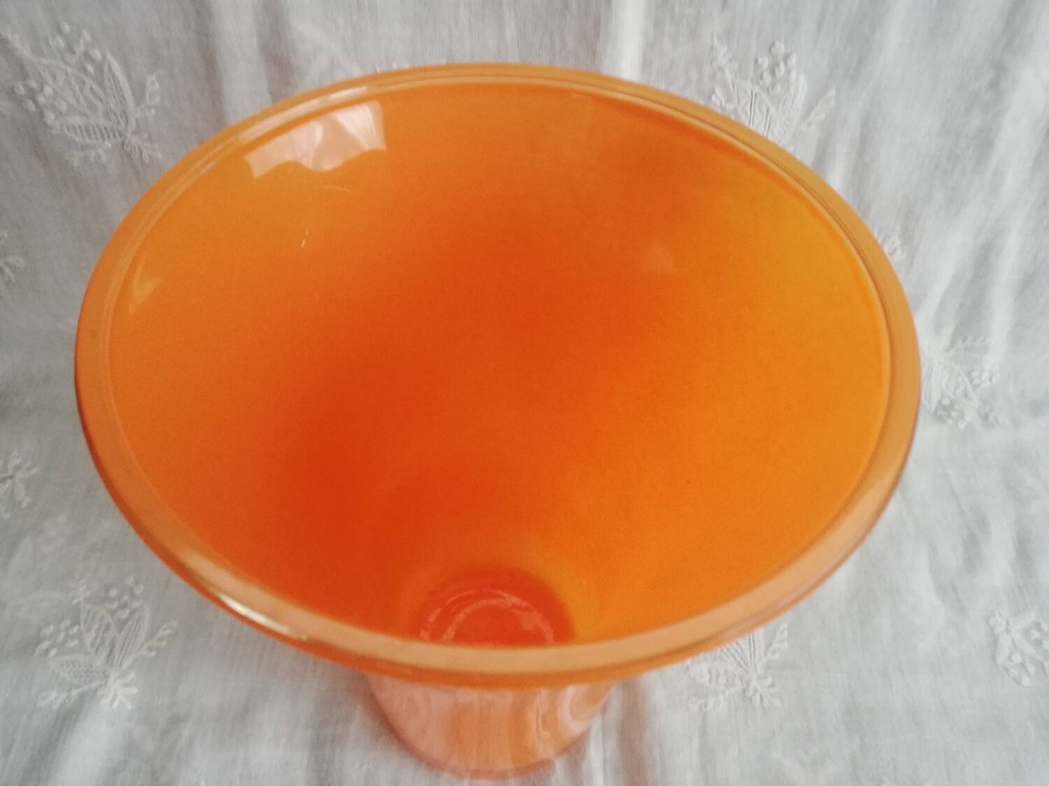 Vase en verre orange années 70