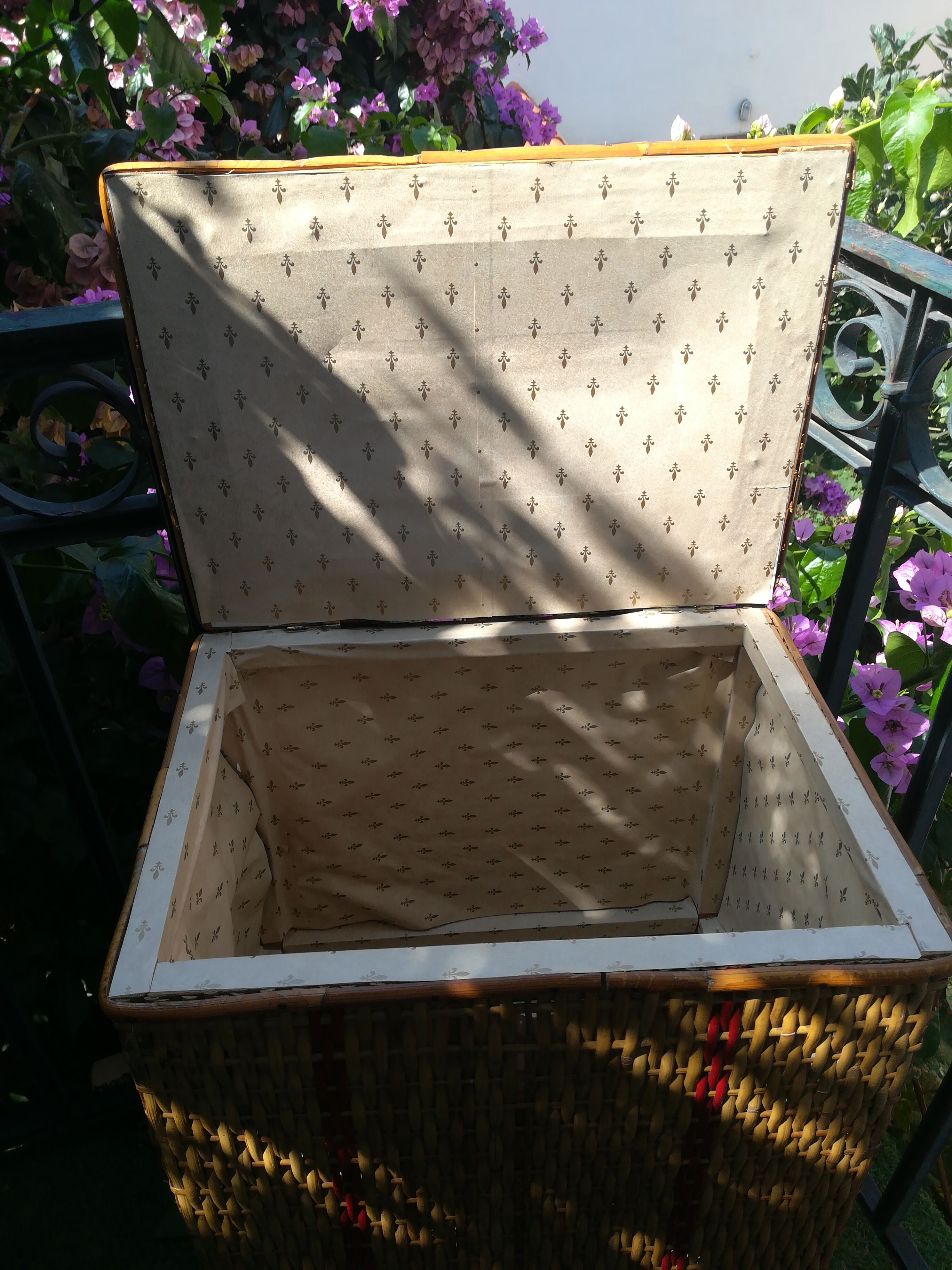 Wicker storage basket