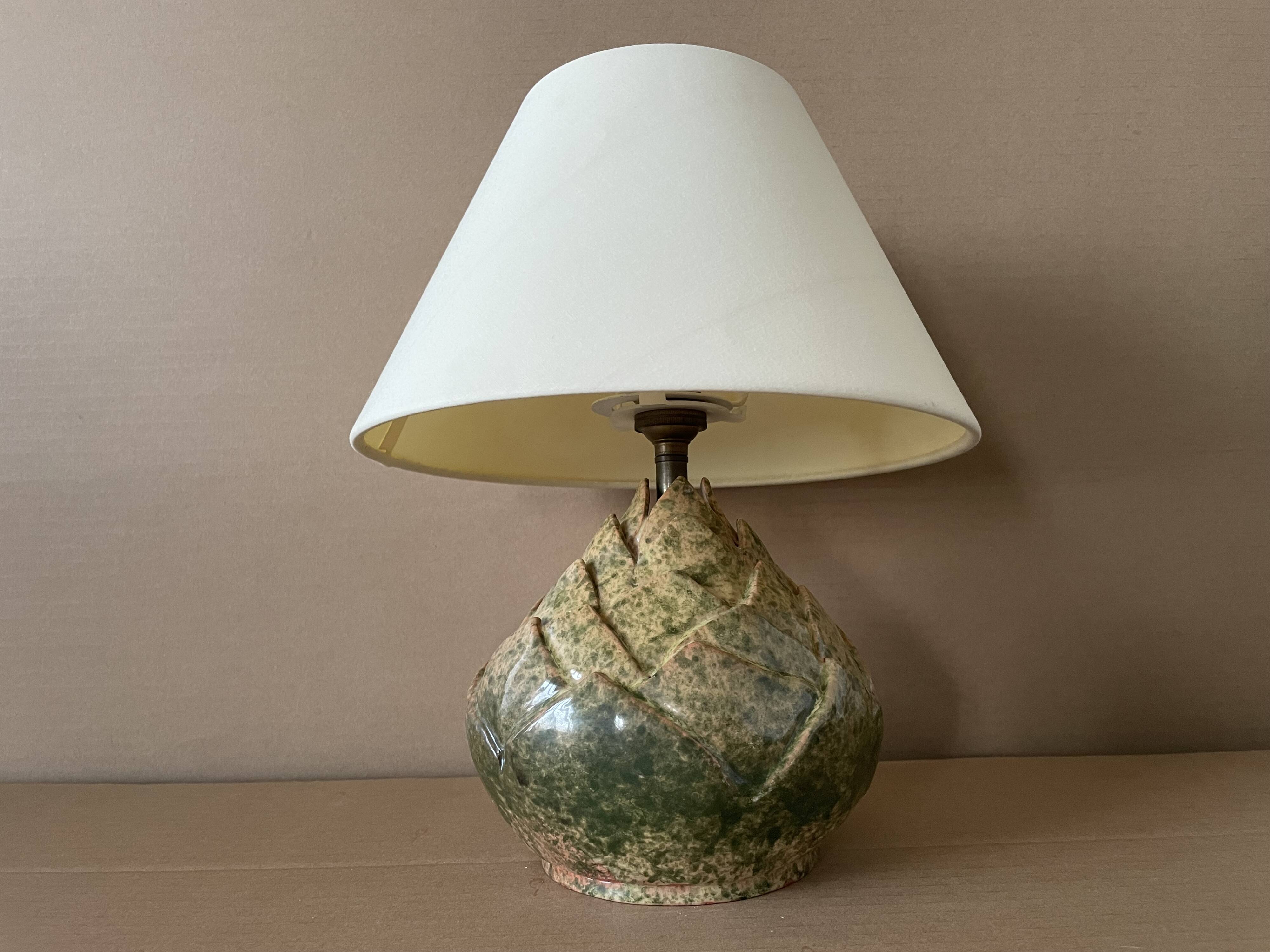 Ceramic table lamp