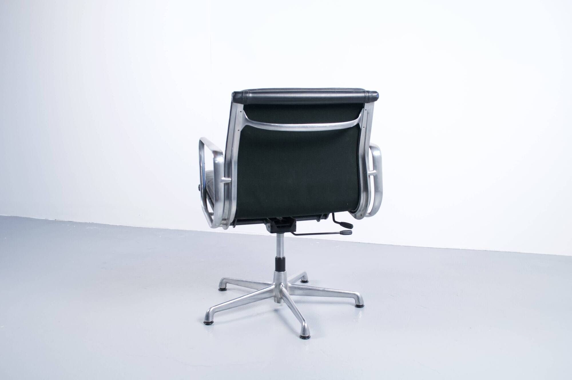 SOFT PAD CHAIR EA 217 EAMES BLACK LEATHER HERMAN MILLER PUBLISHED BY ICF 1970s