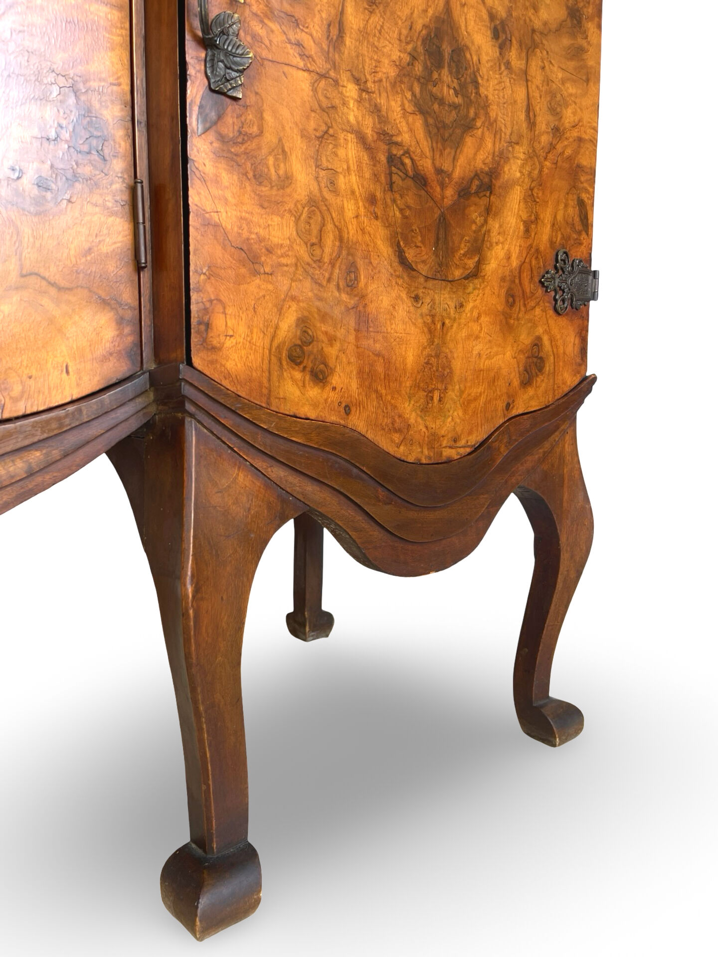 Walnut buffet, antique Italian, 1930s.