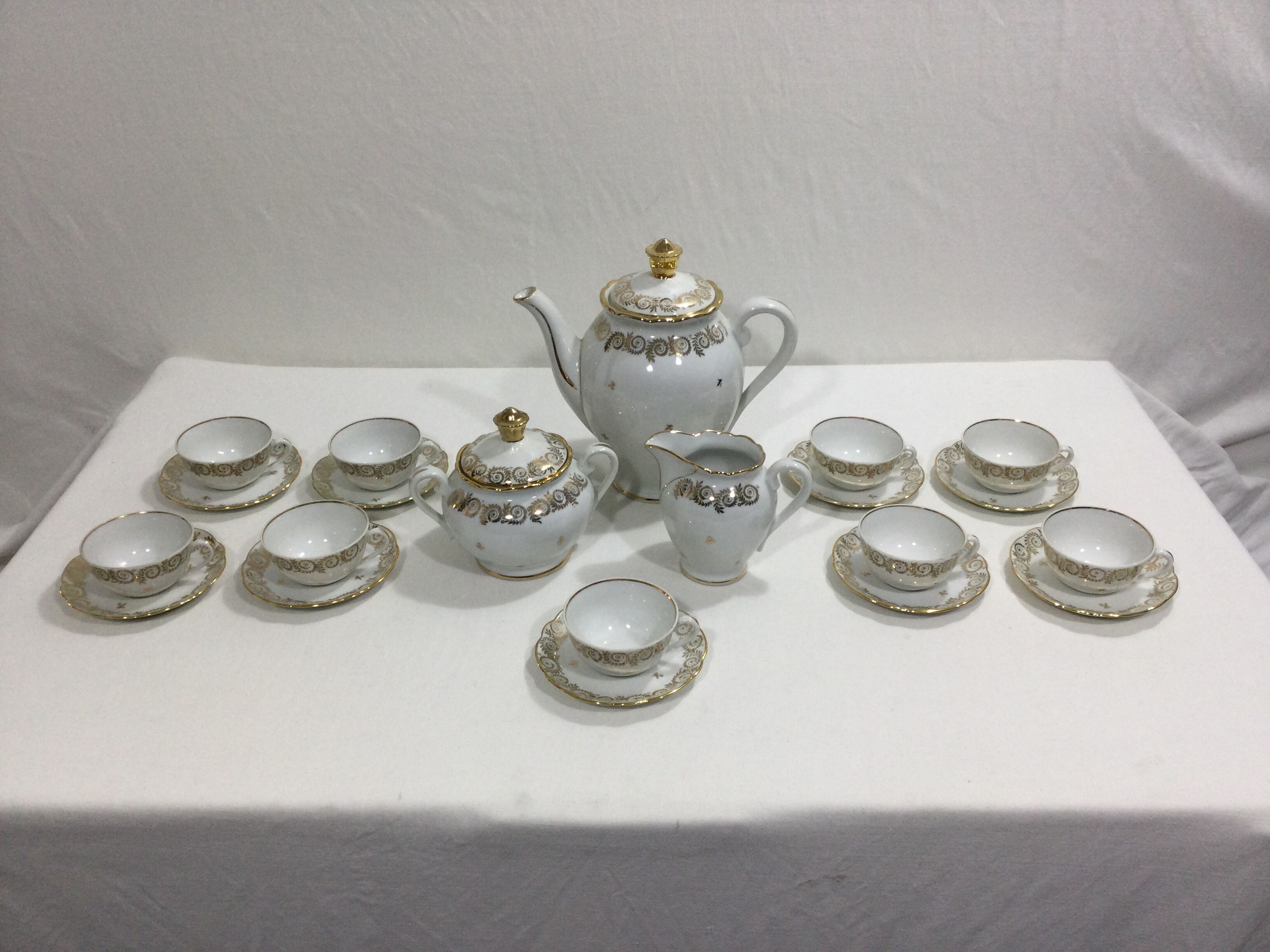 Be Reynolds - Limoges Porcelain tea set
