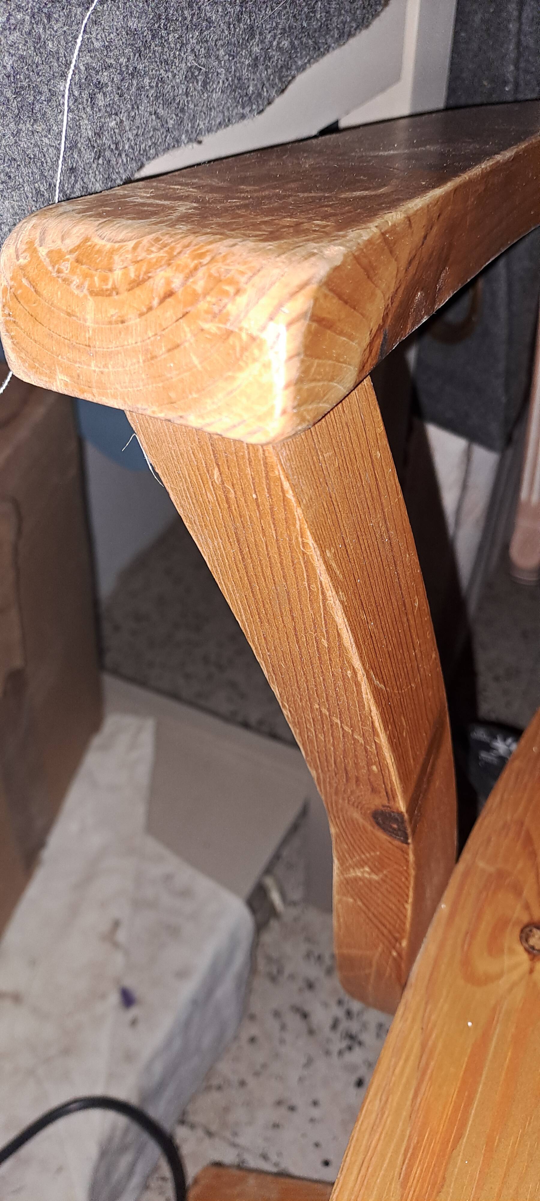 Adjustable office chair in light varnished wood from 1980. Chair sold individually.