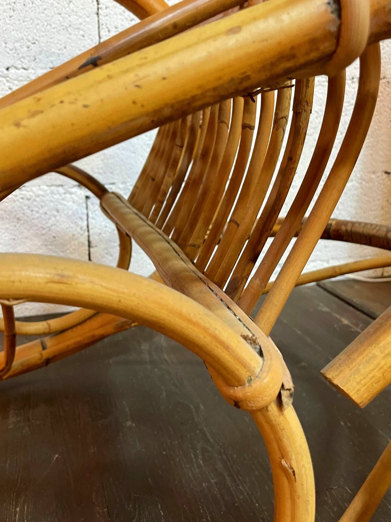 Vintage rocking chair in rattan by Rohé (Holland) from the 1960s.