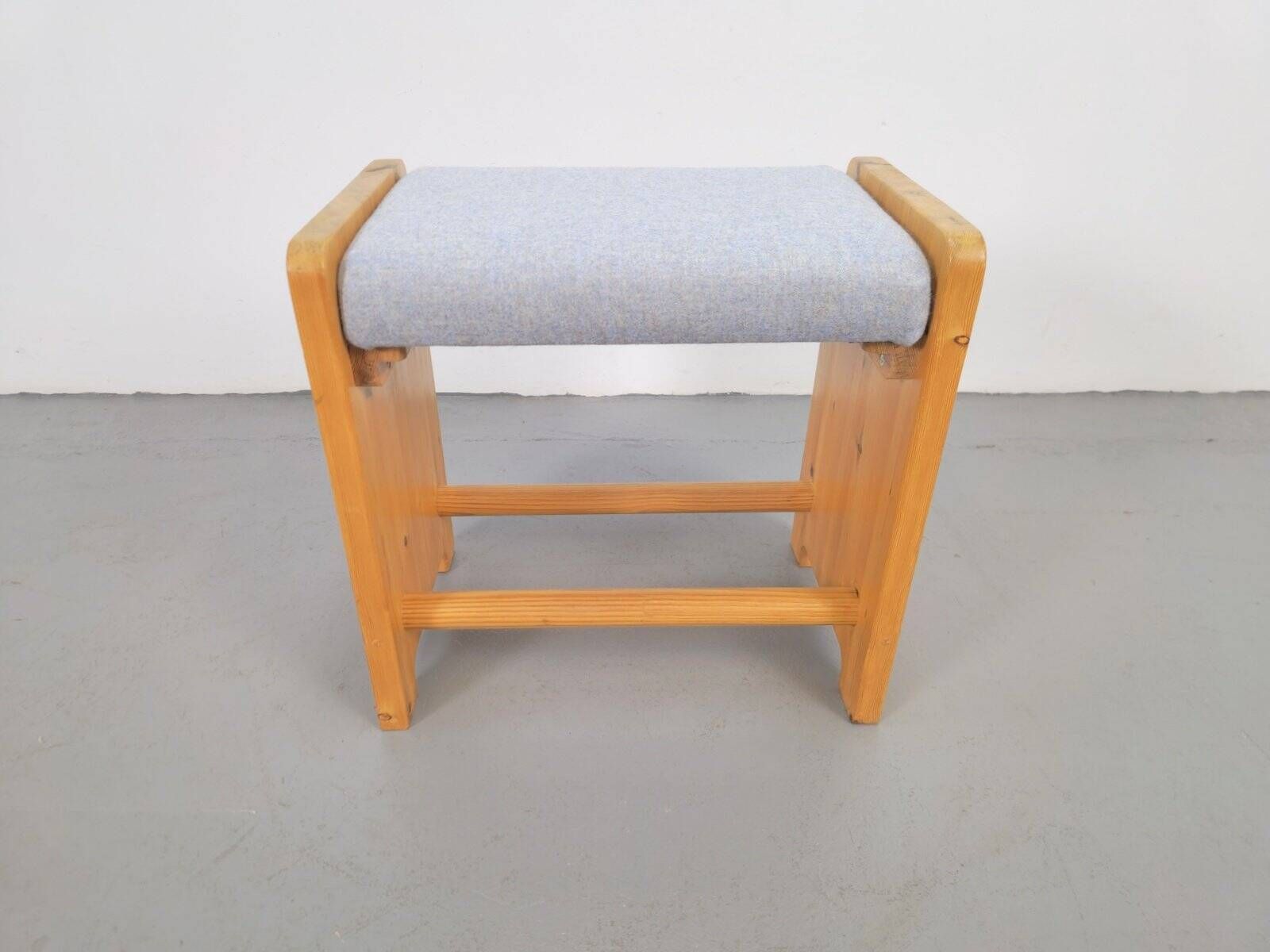 Mid-Century Scandinavian Pine Stool in the style of Charlotte Perriand, Denmark, 1960s