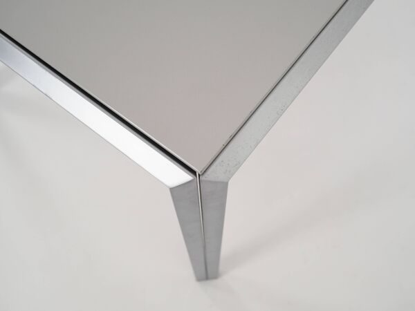 Bureau en aluminium, design scandinave, années 1980, fabrication : Montana Furniture