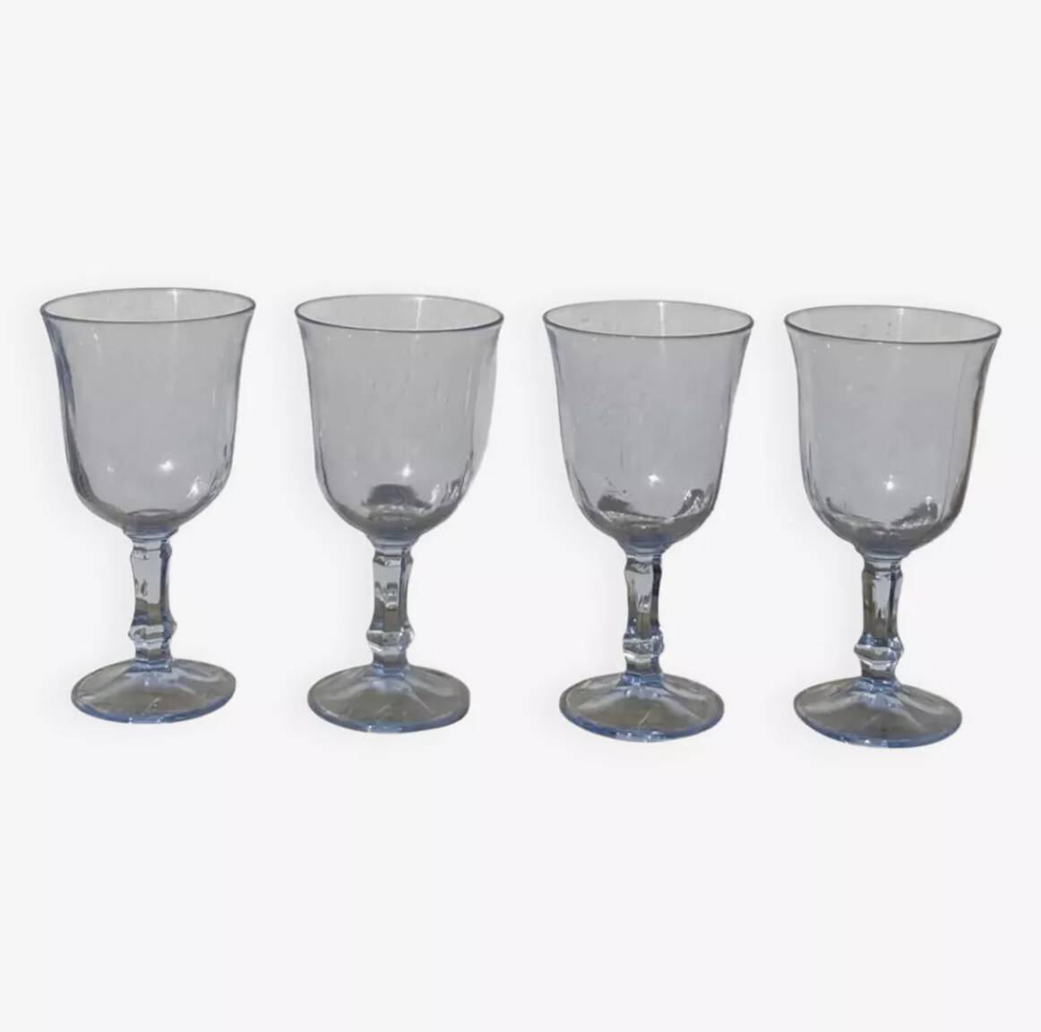 4 verres à pied bleutés