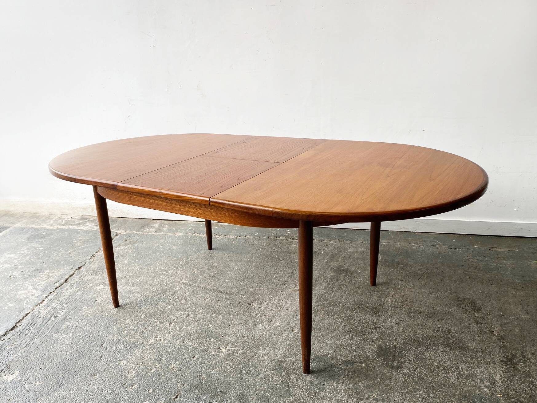 1960’s Mid-Century Modern extending G Plan ‘Fresco’ dining table by V B Wilkins