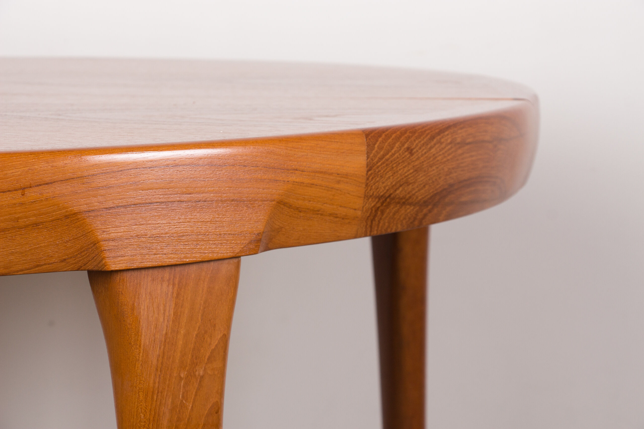 Danish Teak extendable dining table by Ib Kofod-Larsen for Faarup Mobelfabrik 1960