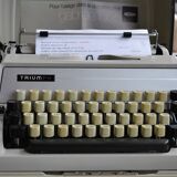 Triumph Gabriele 25 portable typewriter