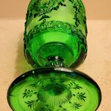 Anciens verres et carafe en verre moulé vintage