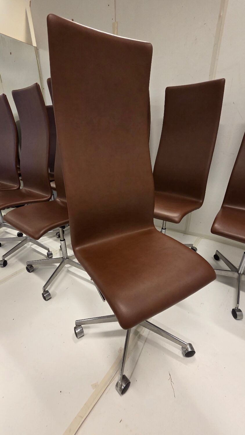 Chaise Oxford à dossier haut par Arne Jacobsen pour Fritz Hansen