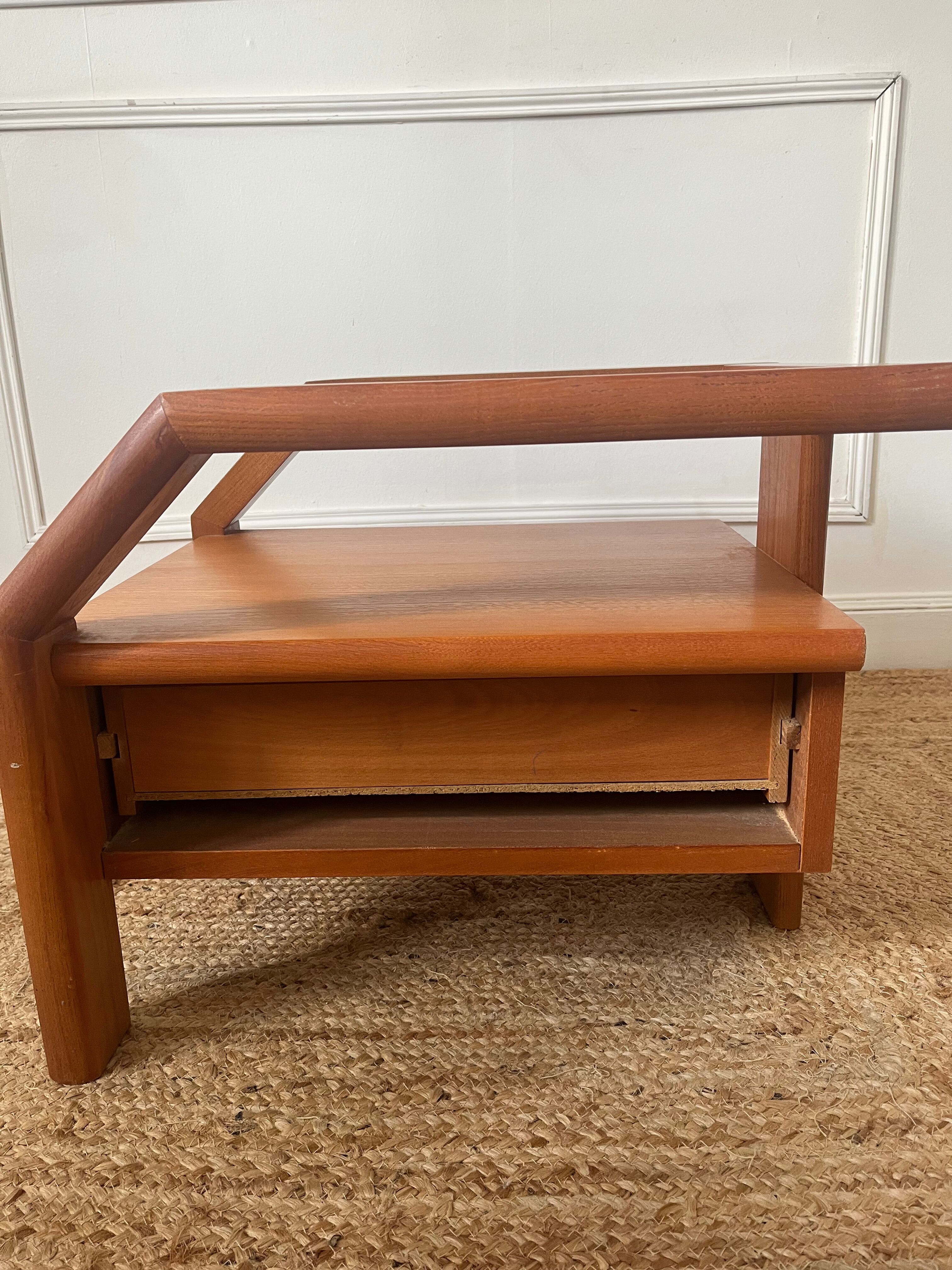 Table de chevet en orme vintage