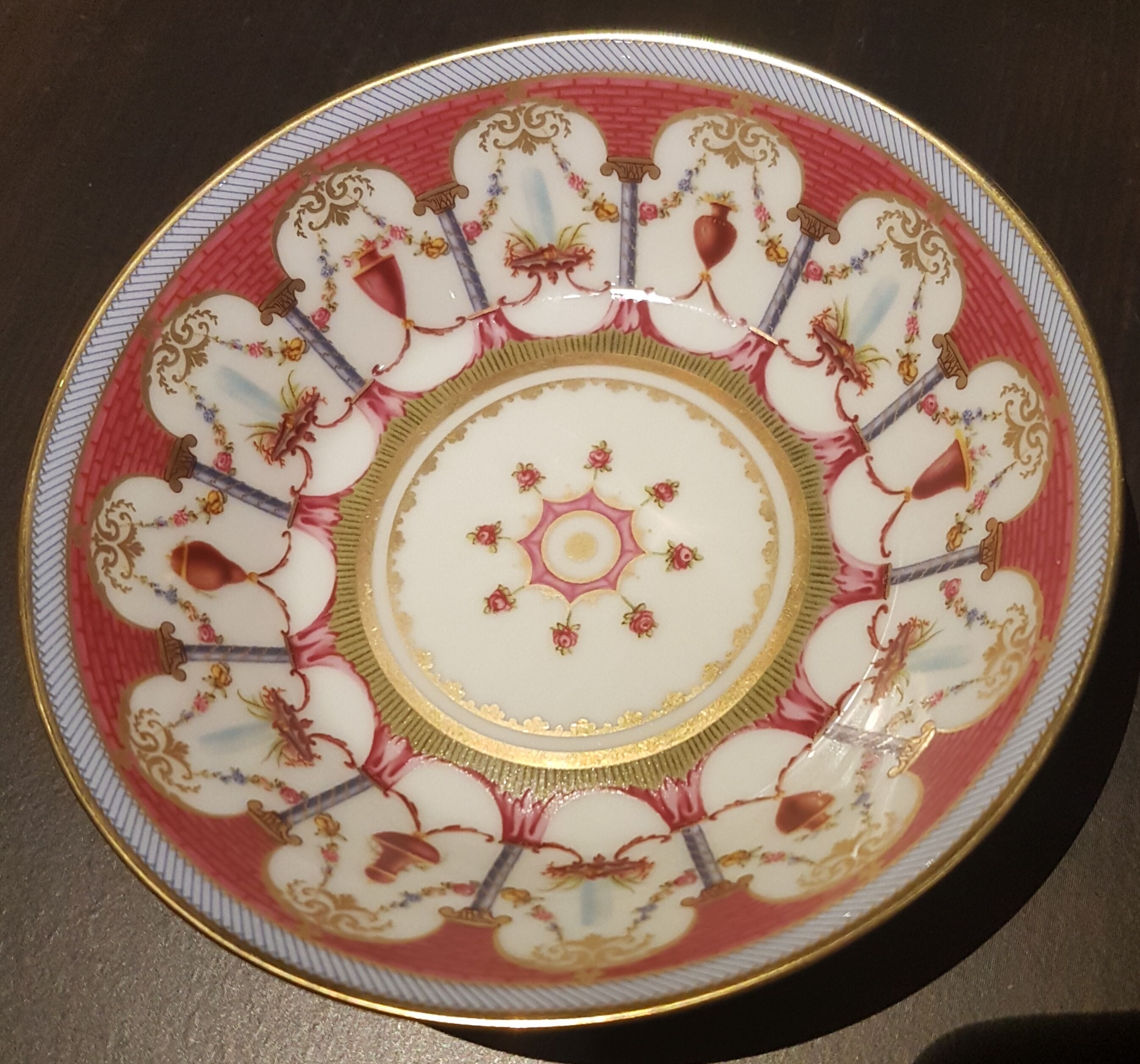 Porcelain cup and cup, royal manufacture of Limoges