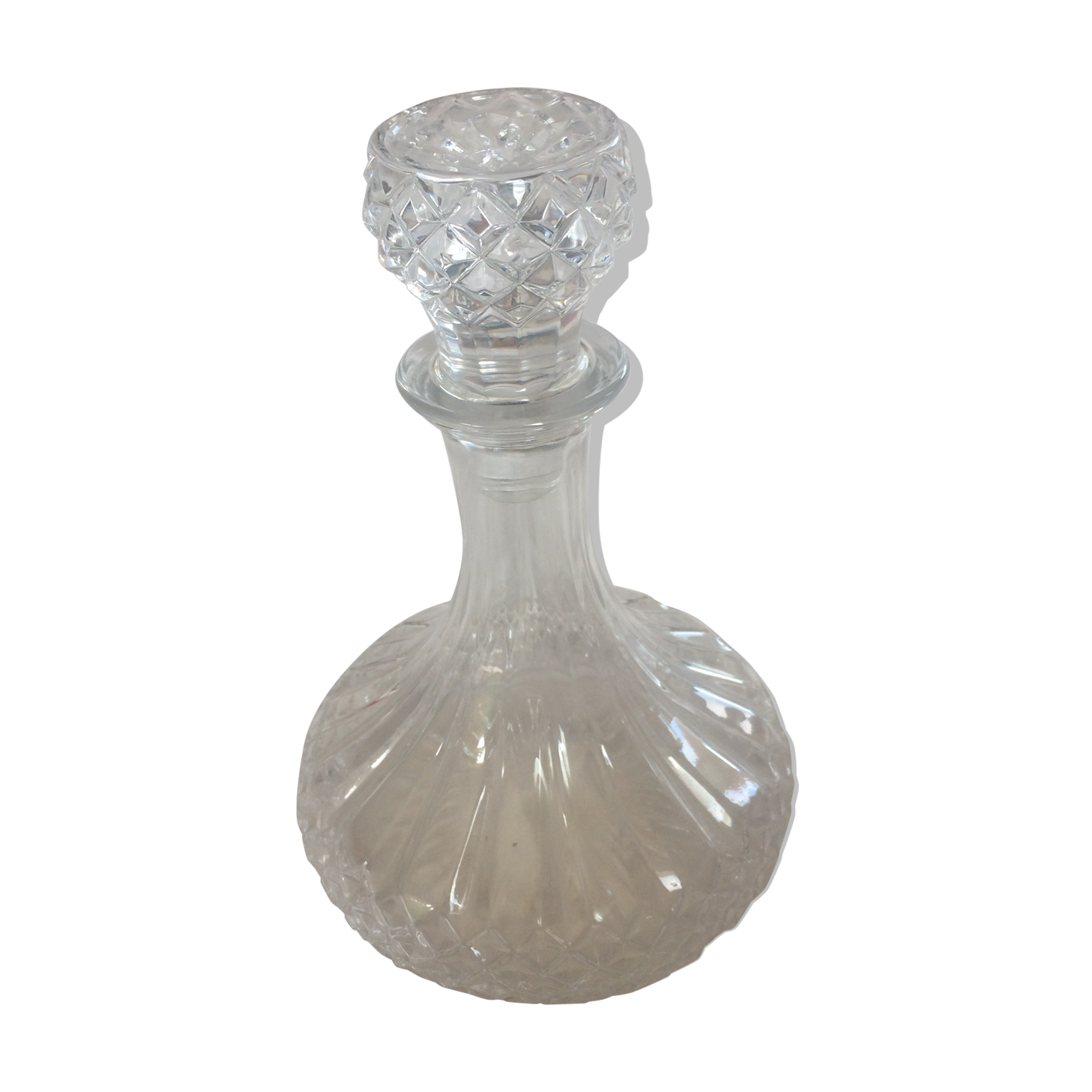 Crystal decanter with its cap