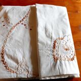 Nappe toile de coton brodée et 12 serviettes brodées