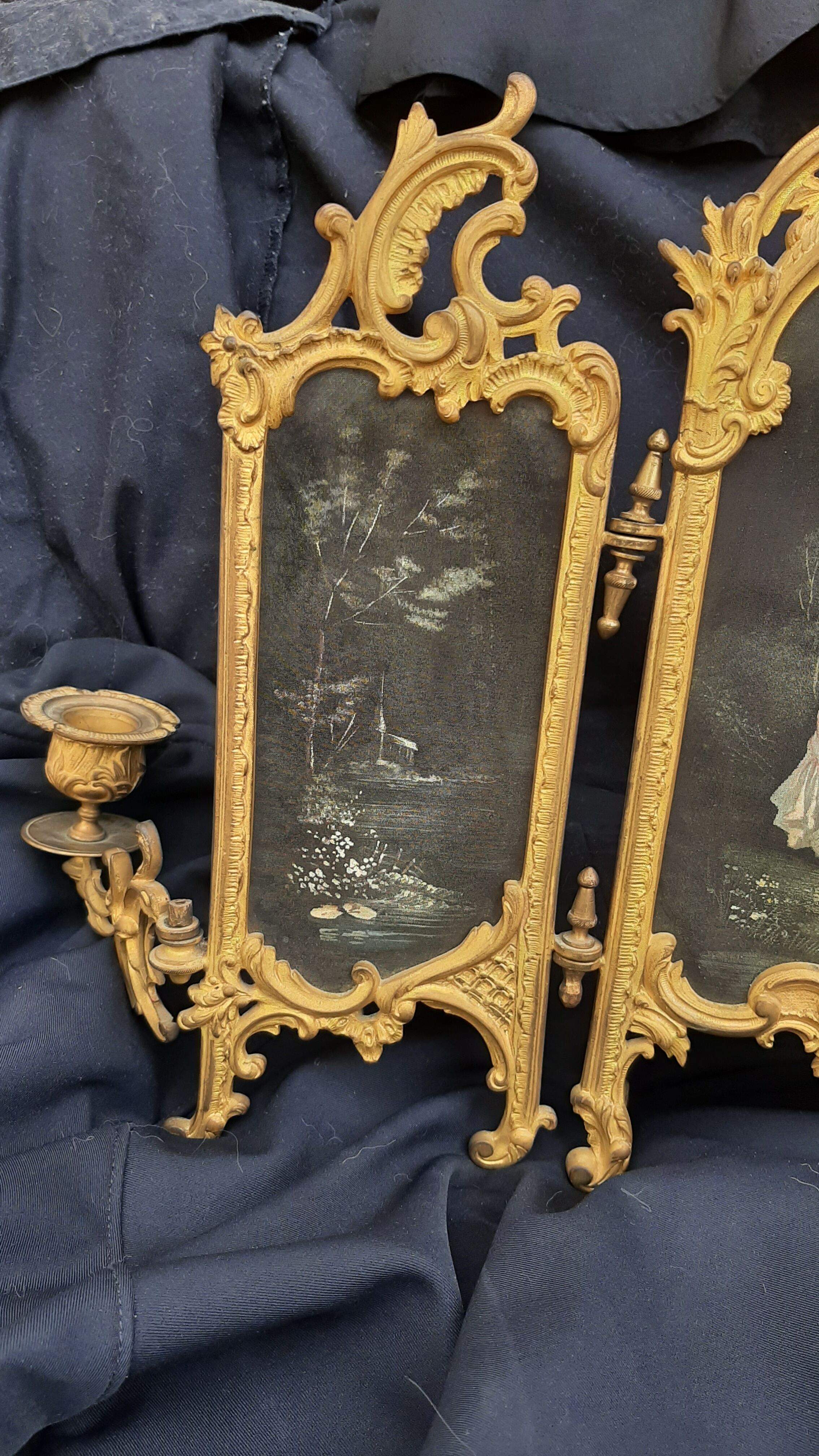 Ancient tryptic in gilded bronze, candlestick