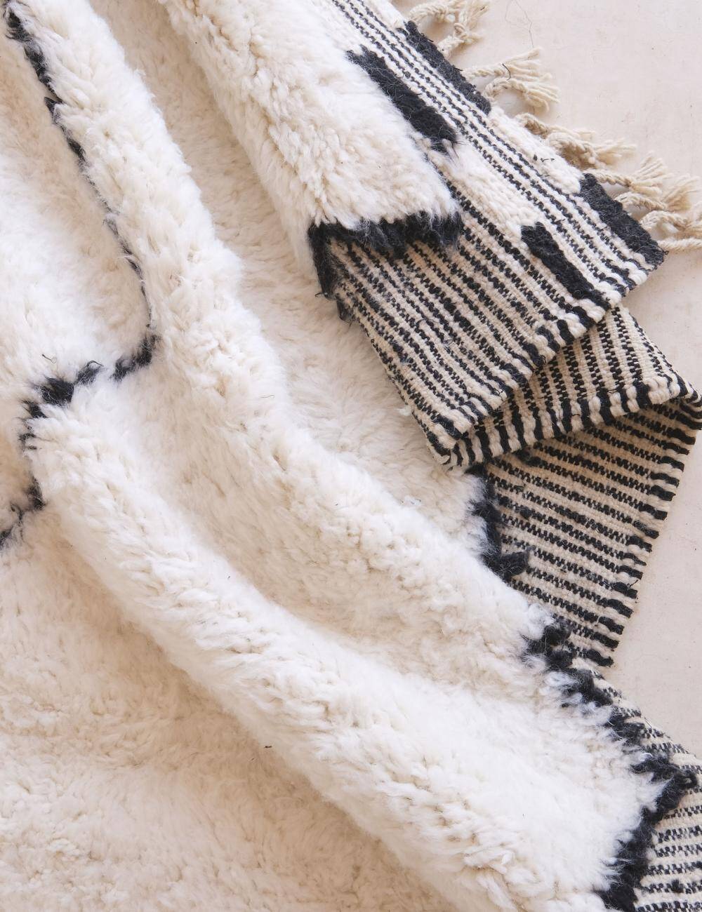 Beni Ouarain White Diamond Rug - 348 x 249 cm