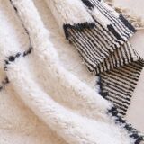 Beni Ouarain White Diamond Rug - 348 x 249 cm