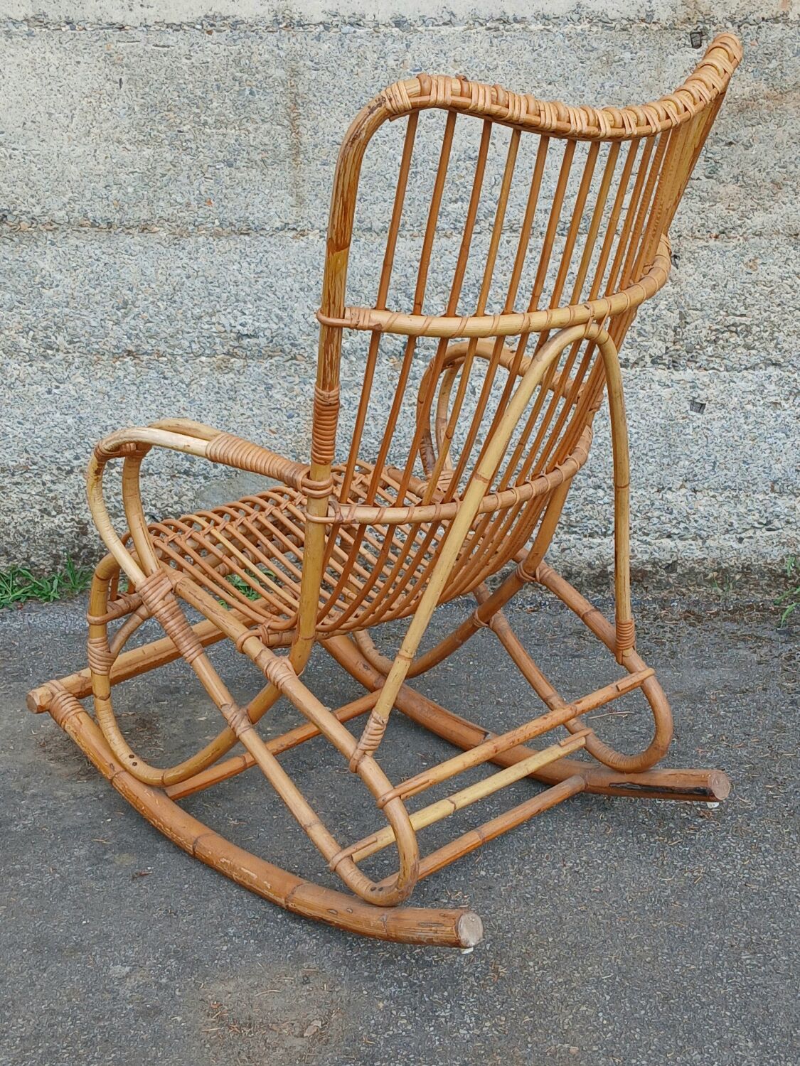 Rocking-chair en rotin , années 50/60