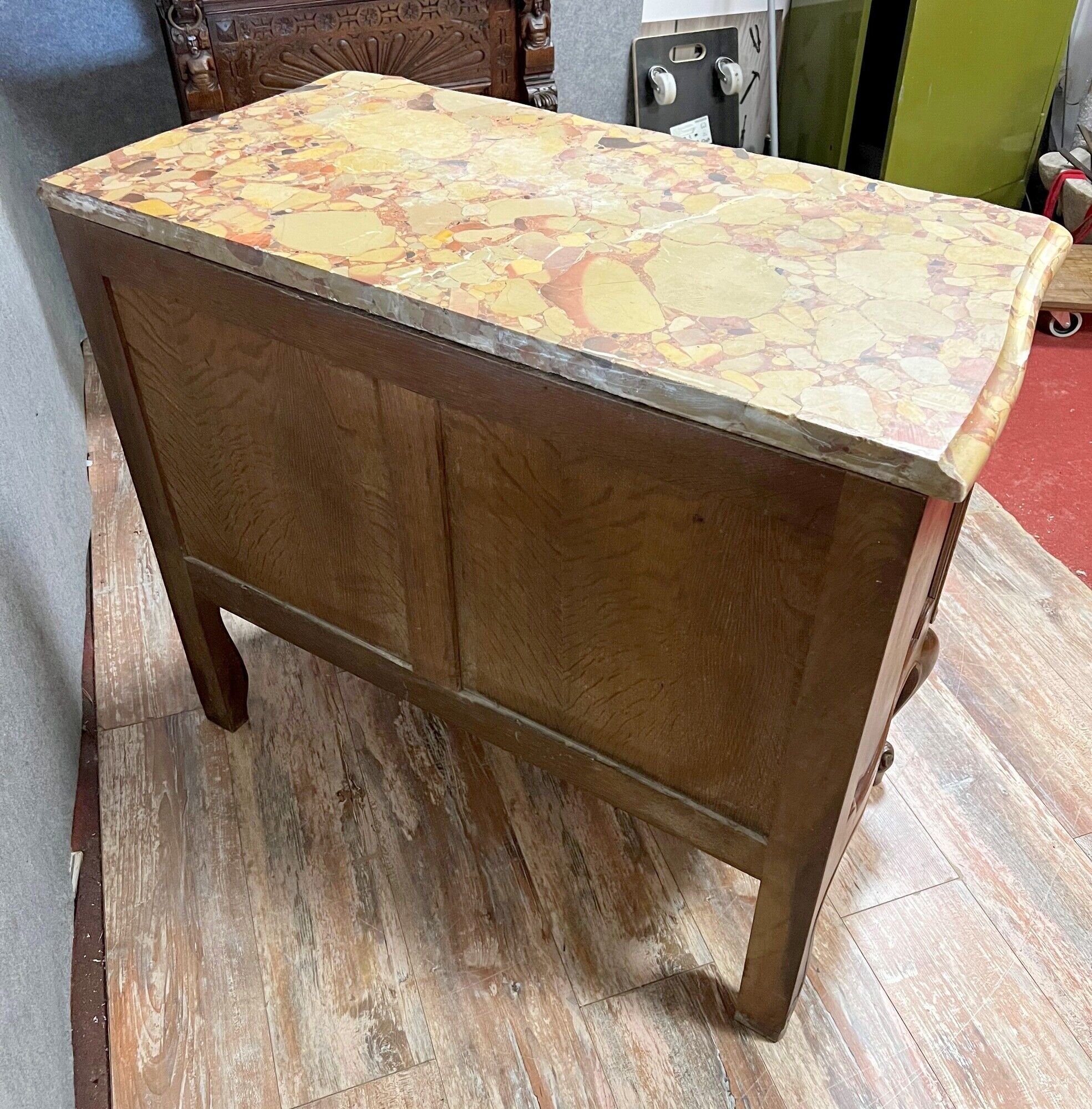 Woman chest of drawers style Louis XV in walnut circa 1880-1900