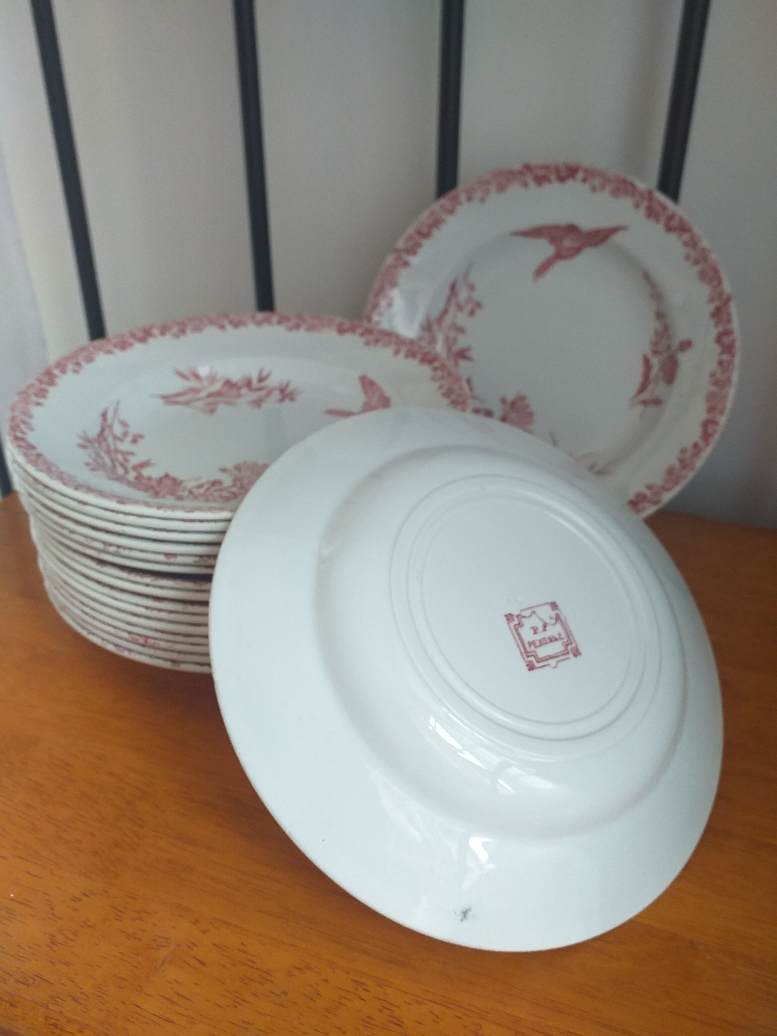 Hollow porcelain plates FF Pexonne
