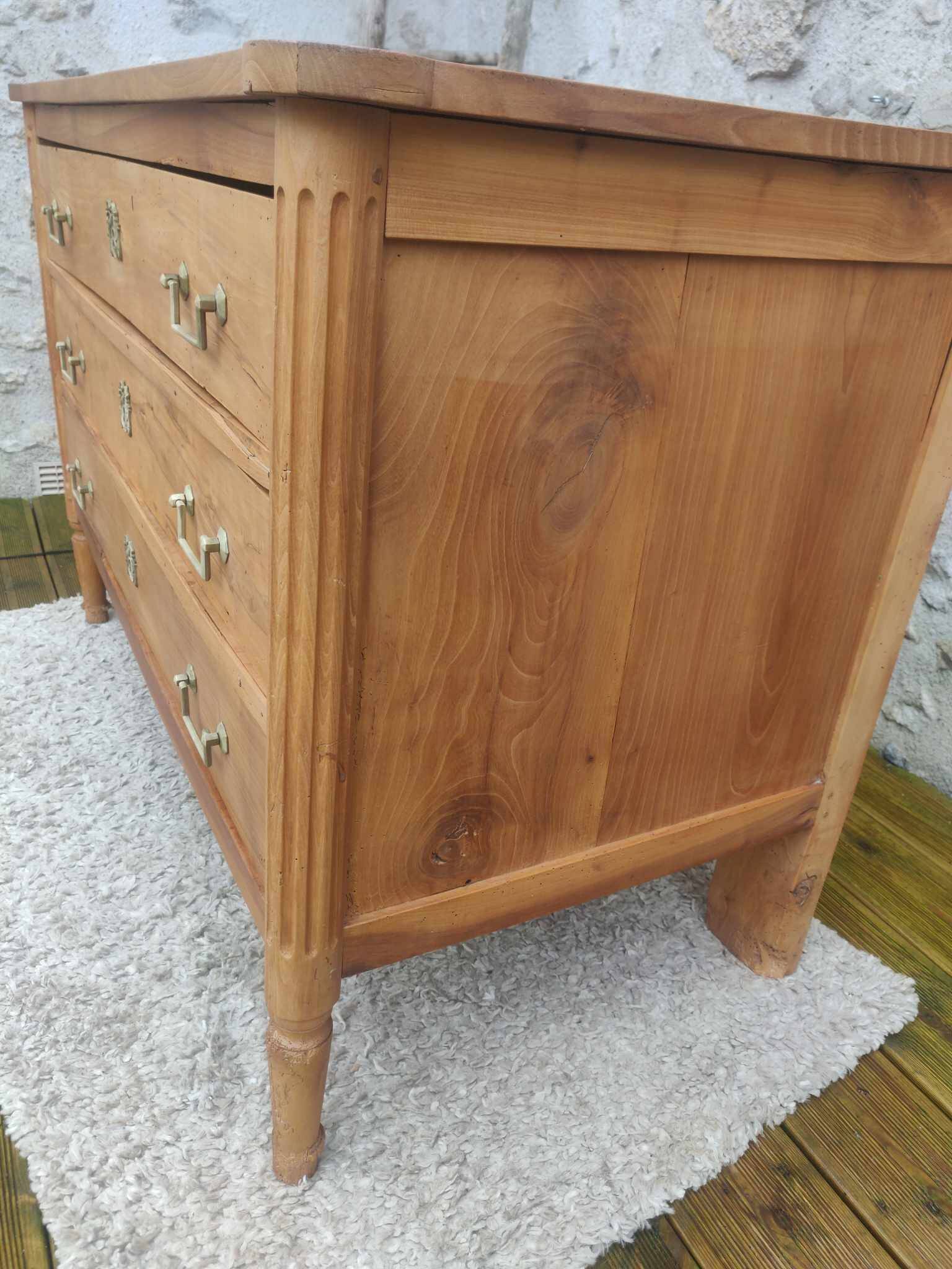 Old chest of drawers