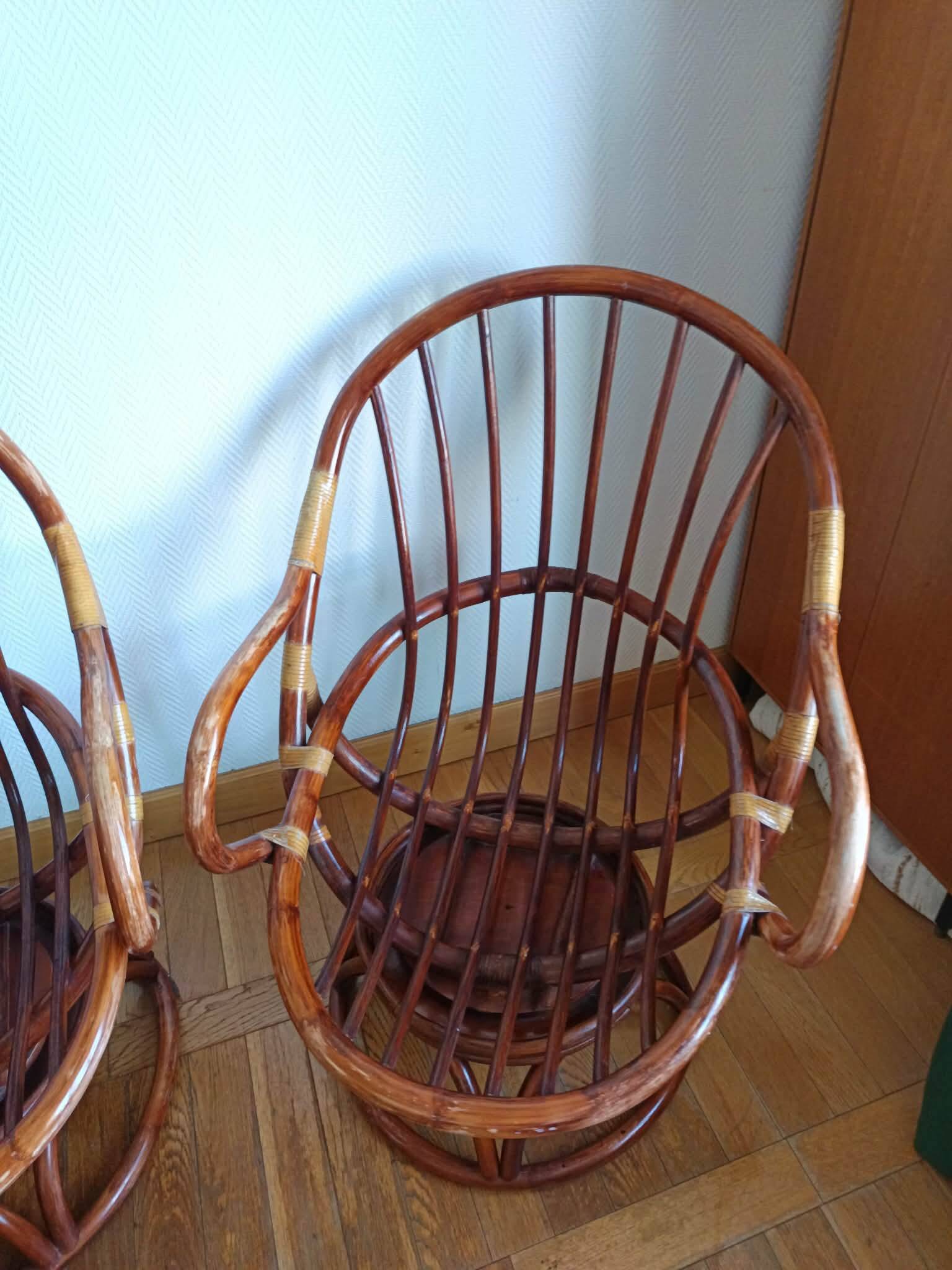 Paire de fauteuils pivotants en rotin 1970