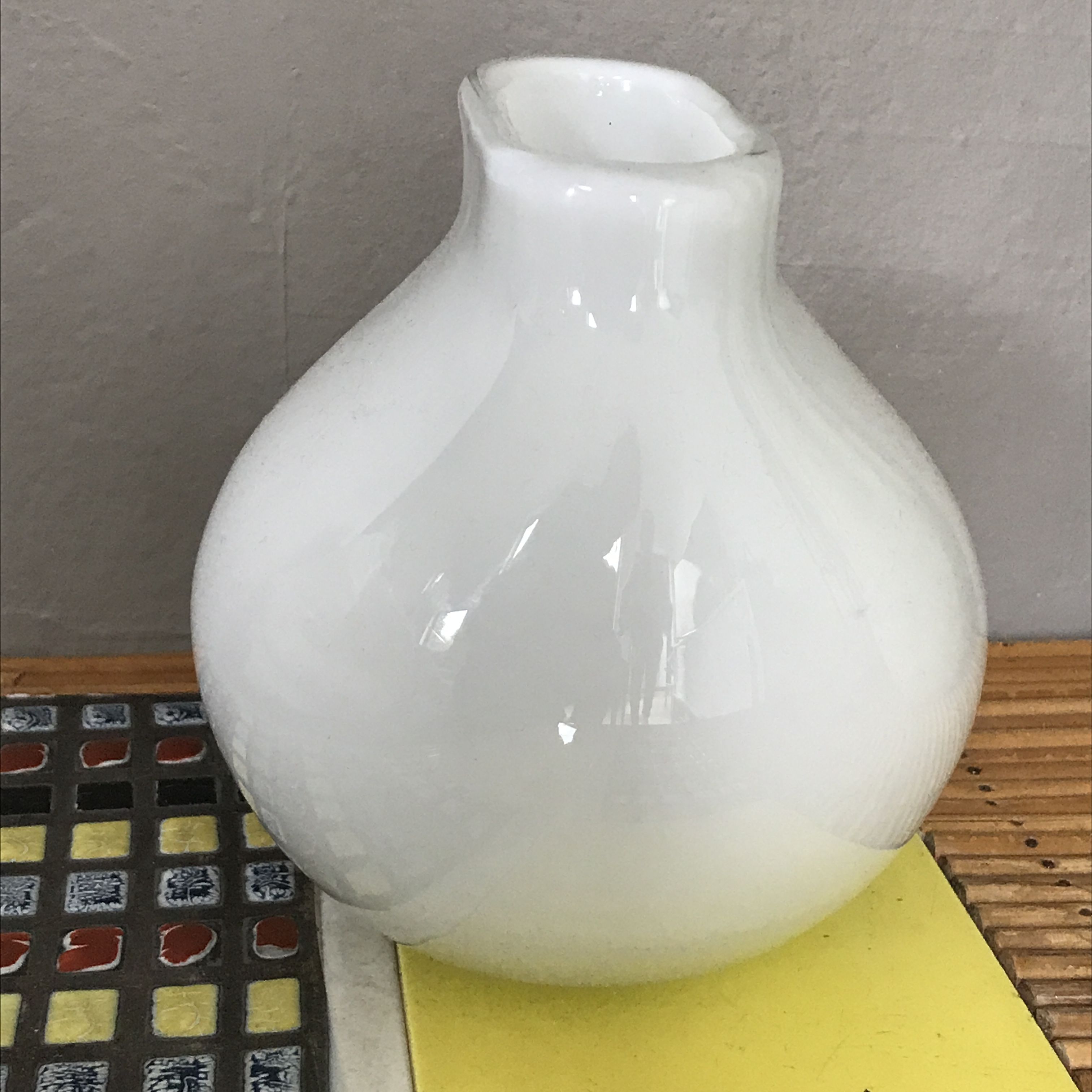 Design vase by Christian Tortu bouquet of bulb flowers