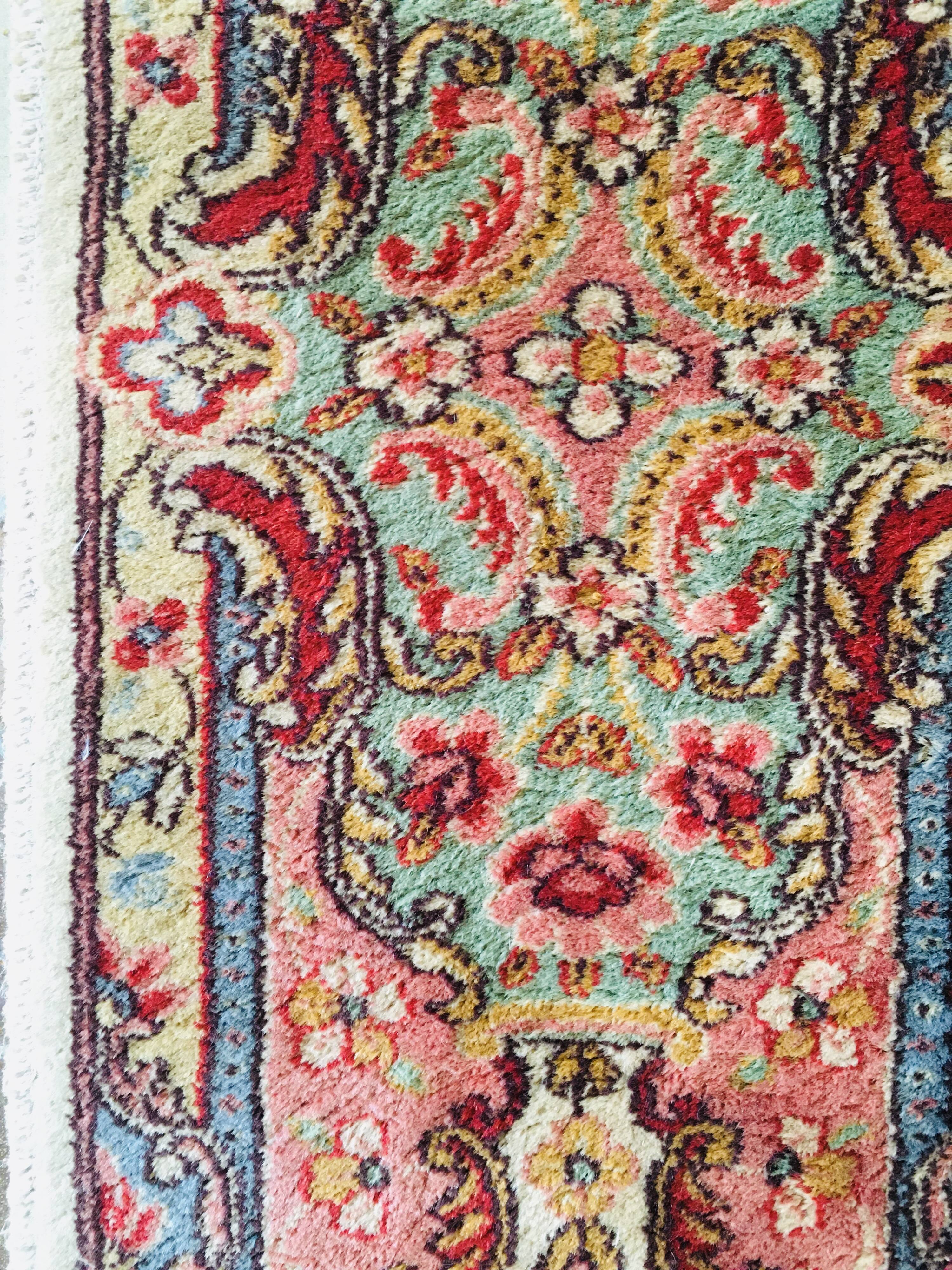 Pink carpet 300 x 195 cm