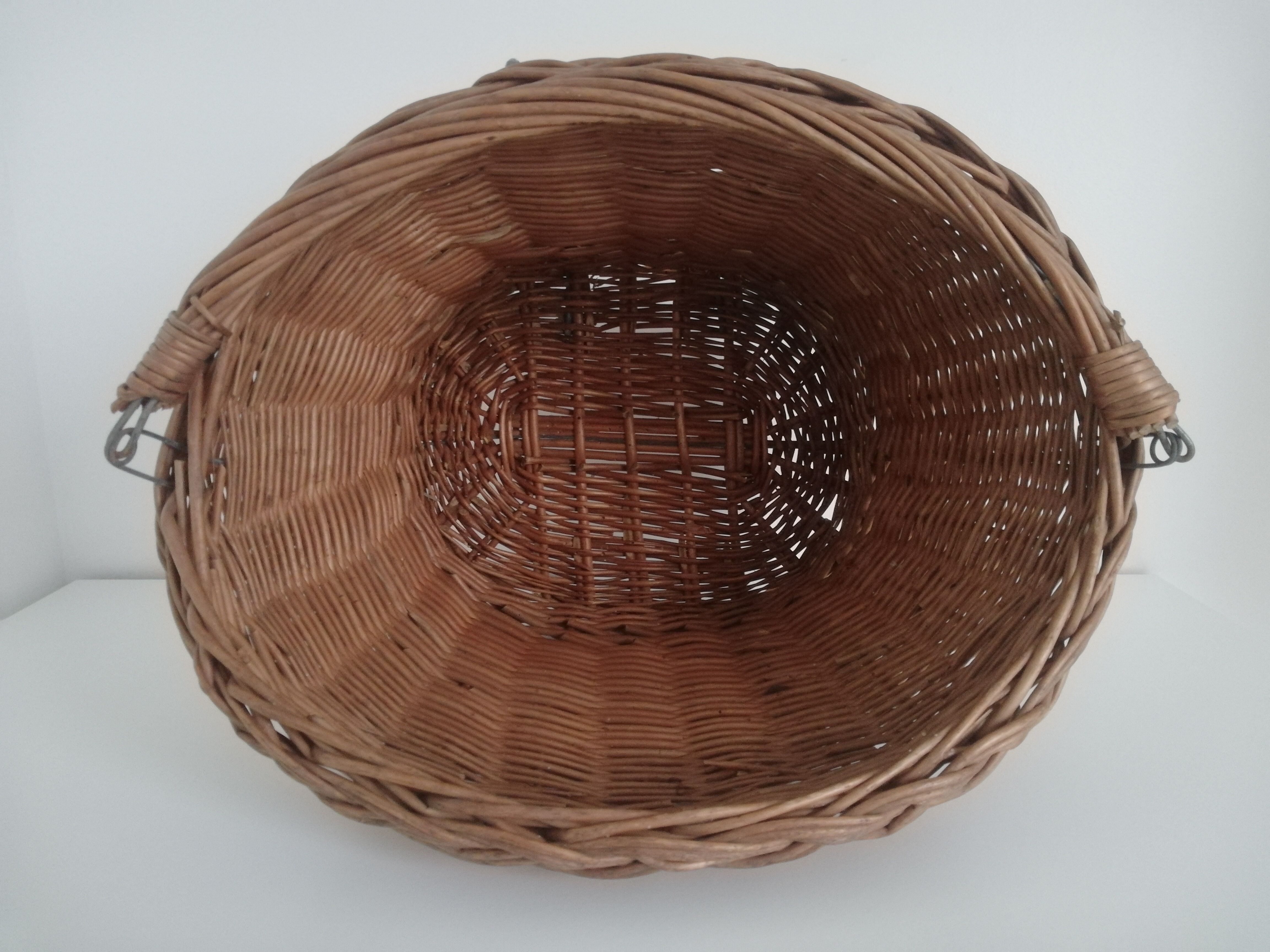 Vintage wicker basket for bicycle